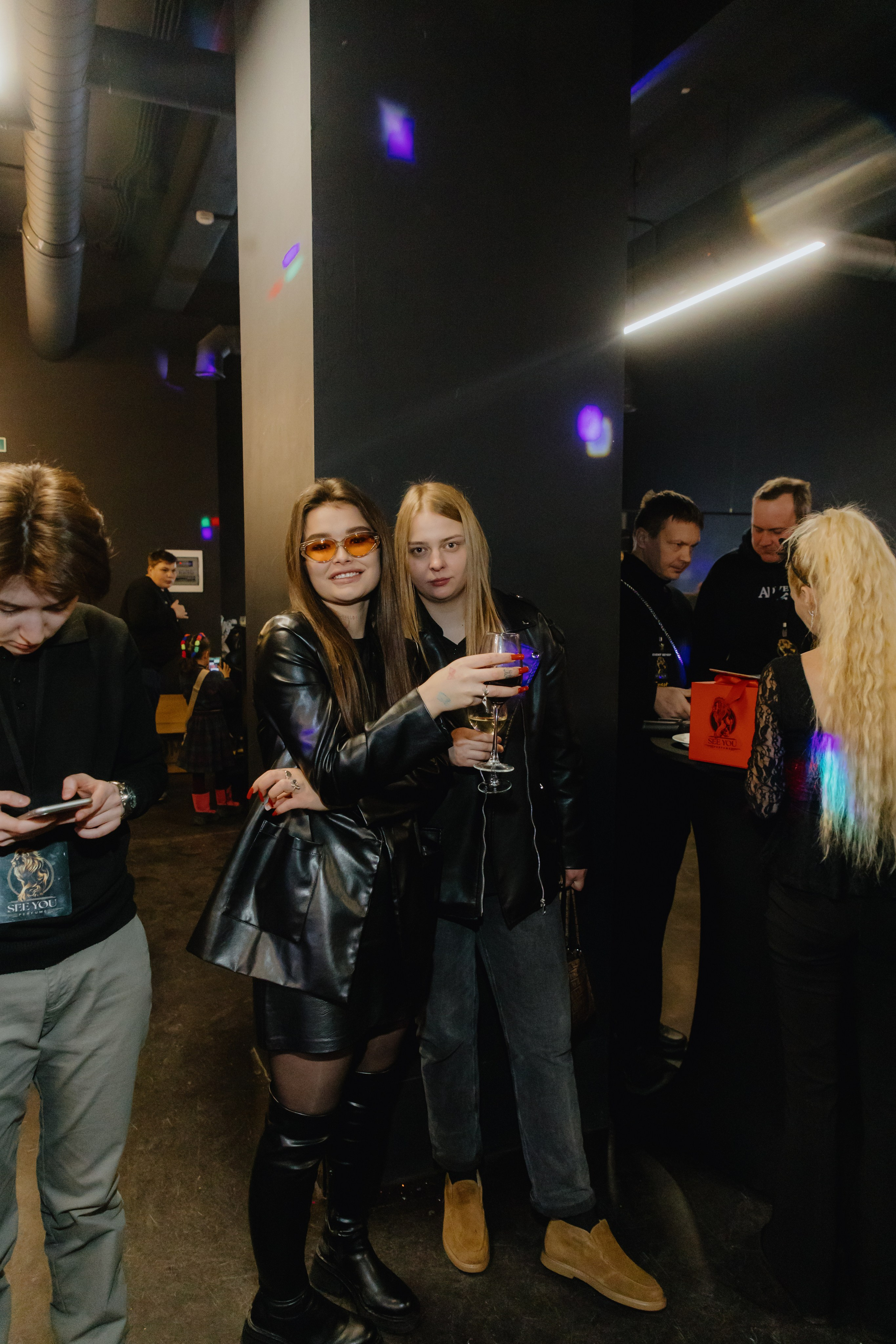 See `You Perfume. Фотограф в Москве и Санкт-Петербурге Дарина