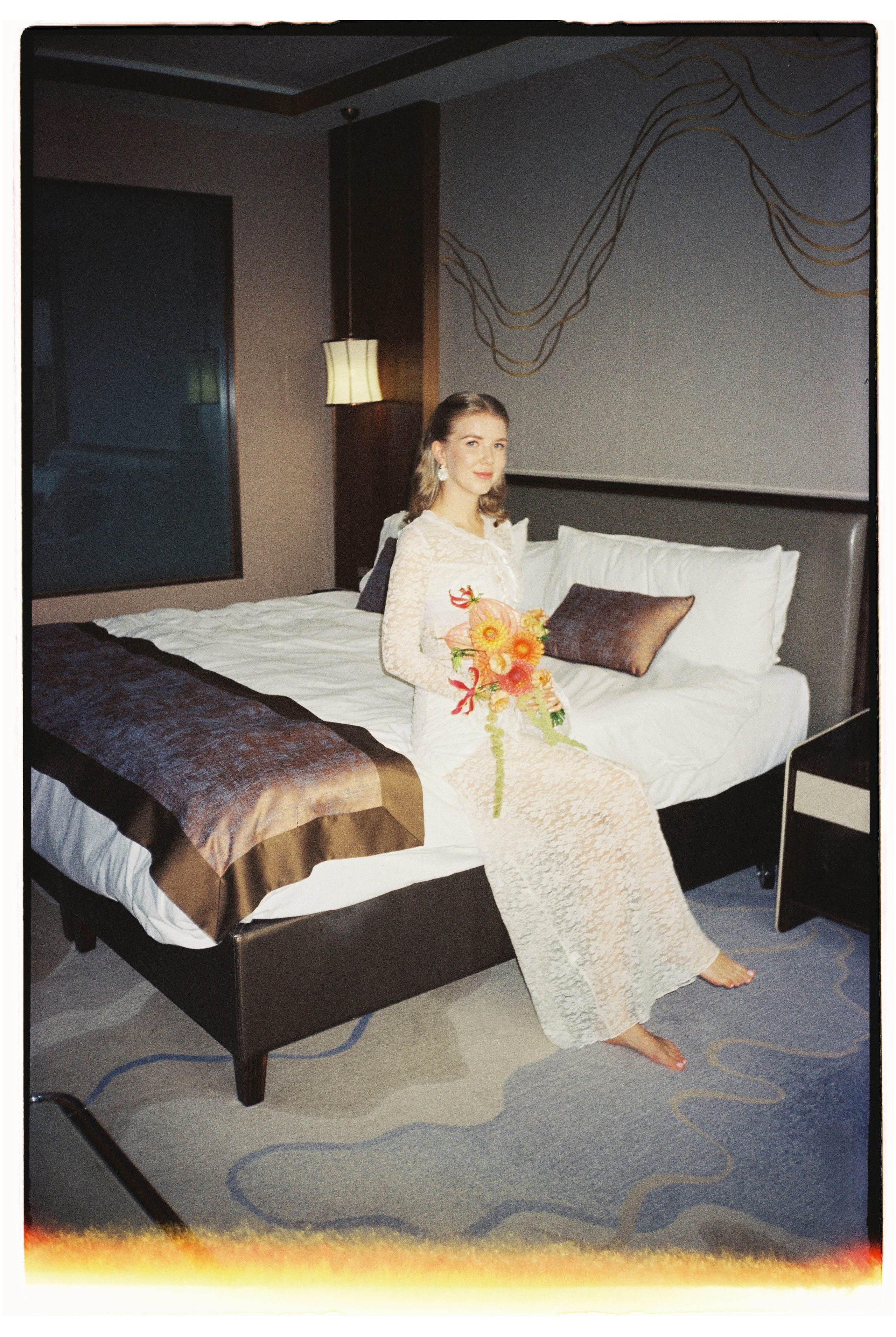 Артур и Даша, сборы в отеле Soluxe и роспись на ВДНХ. Свадебный и портретный фотограф в Москве Кристина Золотова