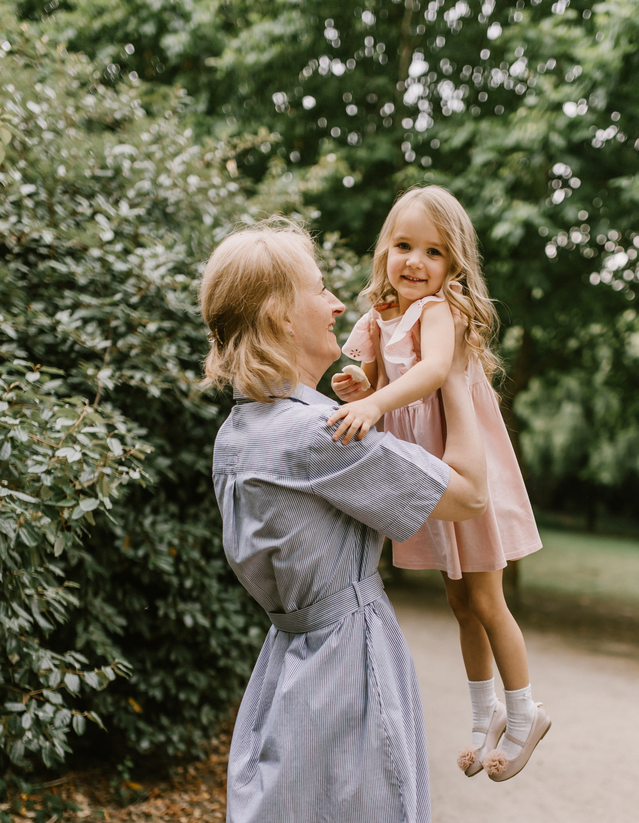 Juli. Wedding and family photographer OLGA KILVEIN