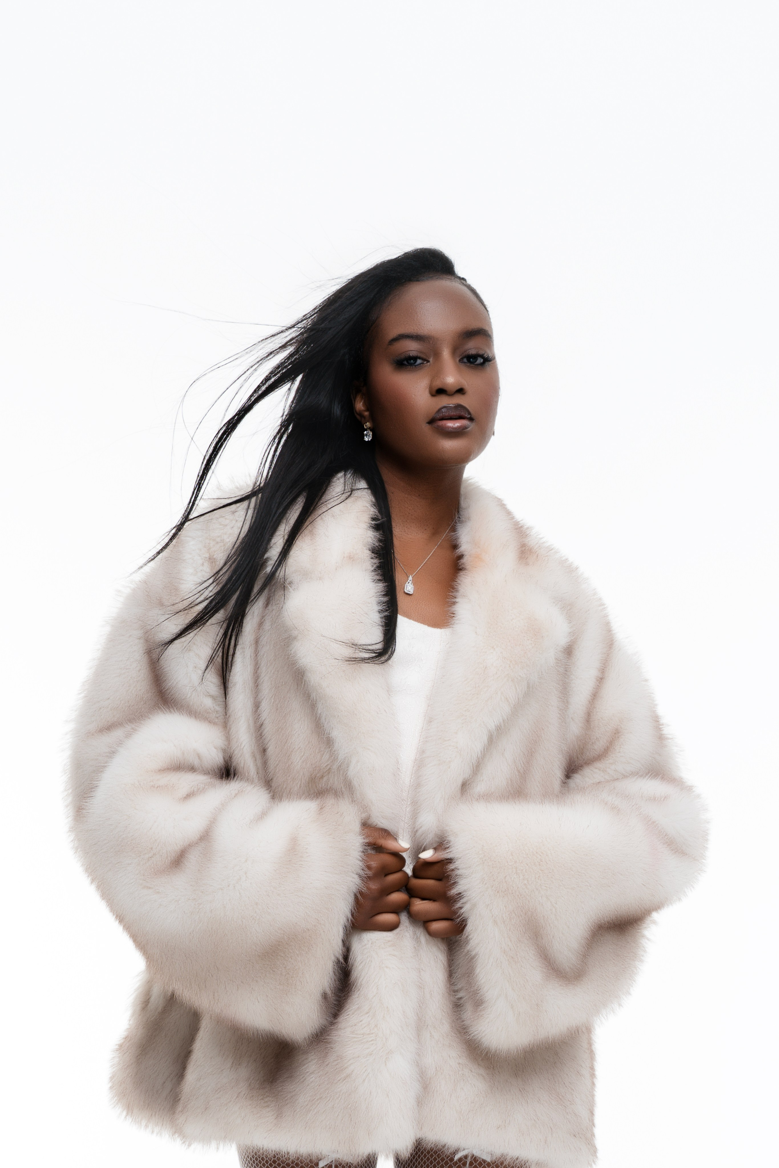 Studio Photoshoot. Я занимаюсь событийной, свадебной, товарной, студийной… фотографией