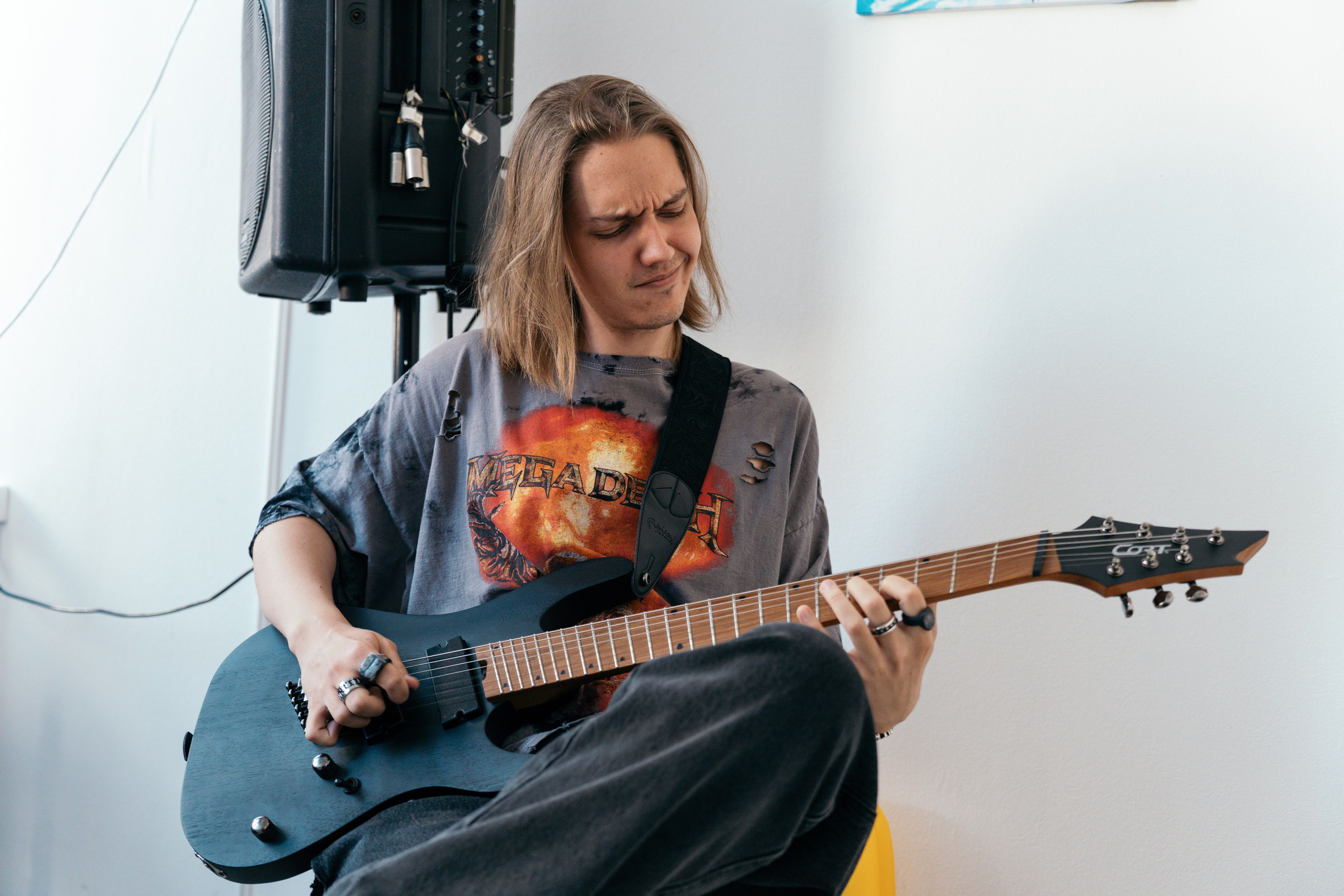 Hi Music. Я занимаюсь событийной, свадебной, товарной, студийной… фотографией