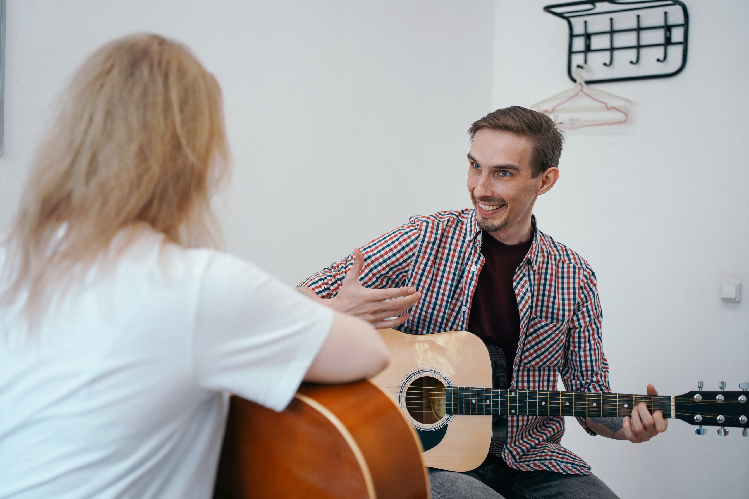 Hi Music. Я занимаюсь событийной, свадебной, товарной, студийной… фотографией