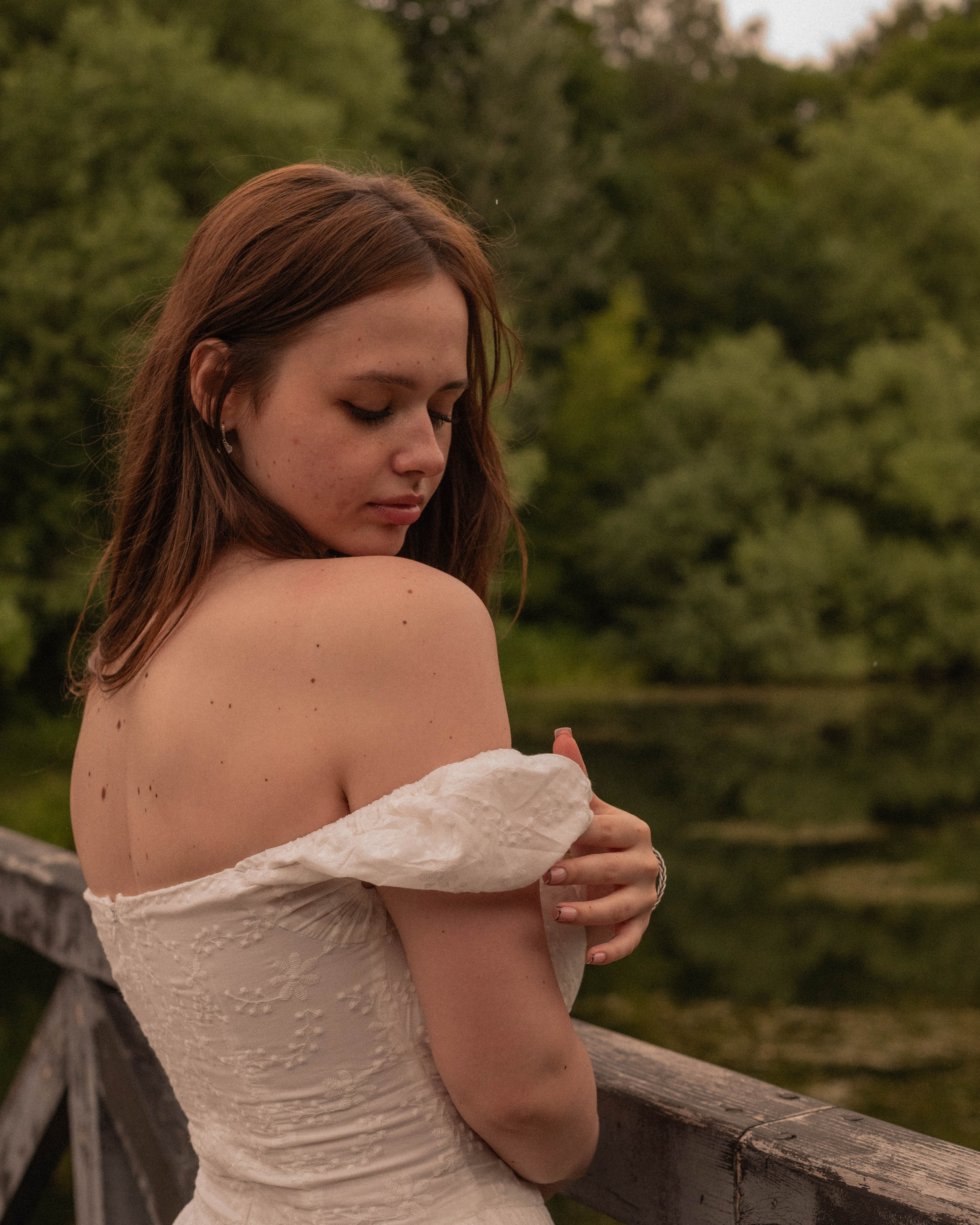 Юля. Женский фотограф. Создатель украшений ручной работы. Модель