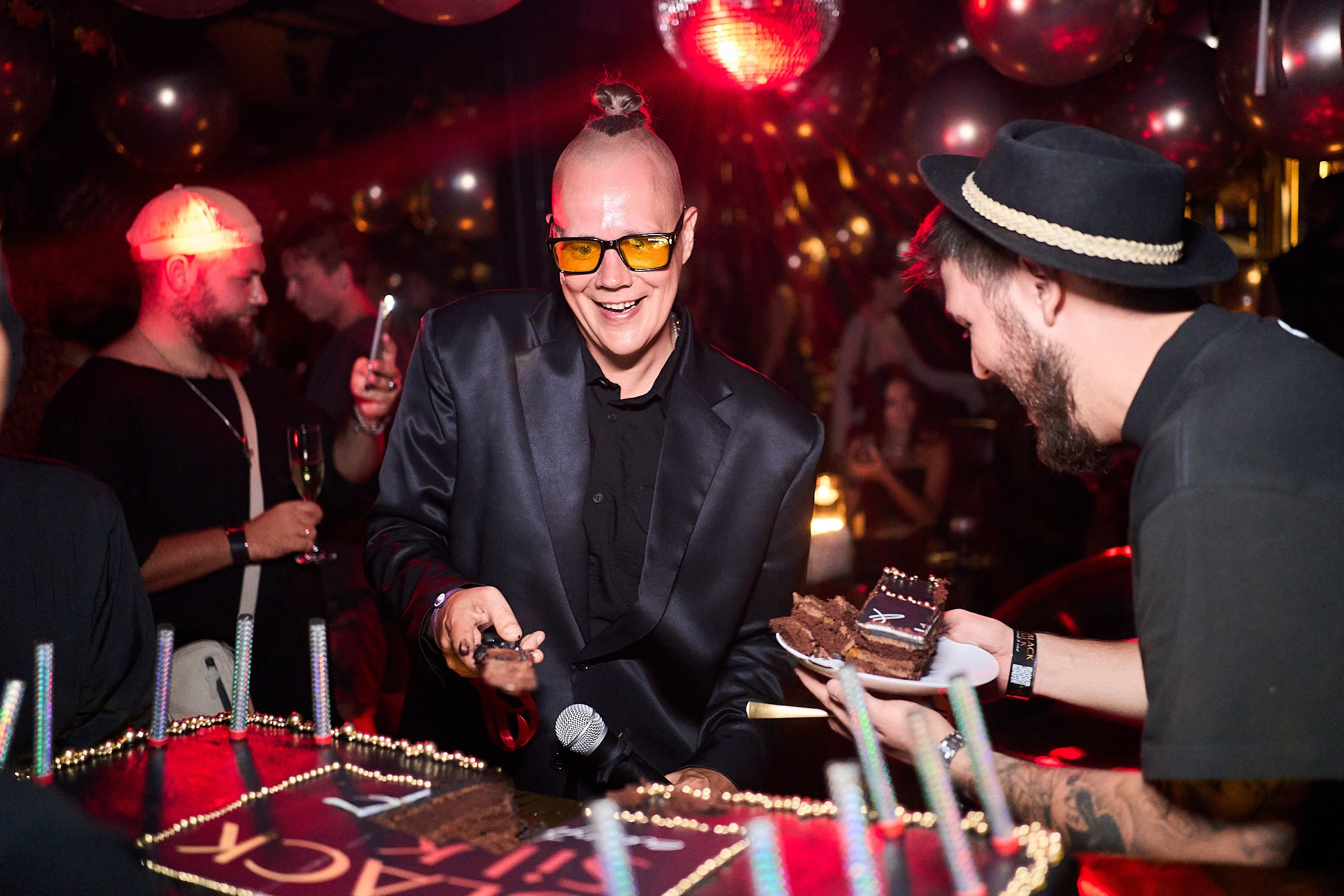 Black silk. Главная