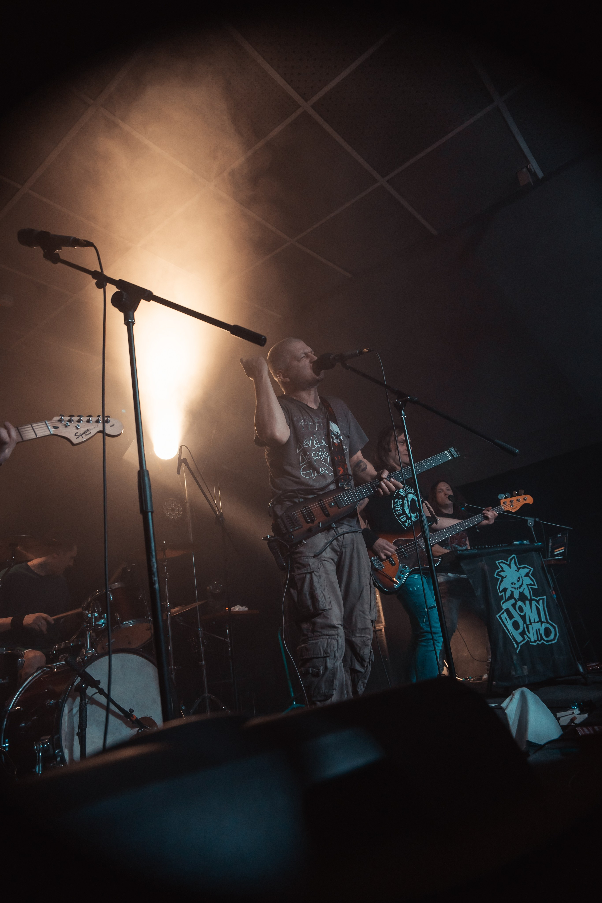 Потомучто. Красноярск, 28.02.2025, бар 64/6. Фотограф Регина Крикунова г. Красноярск