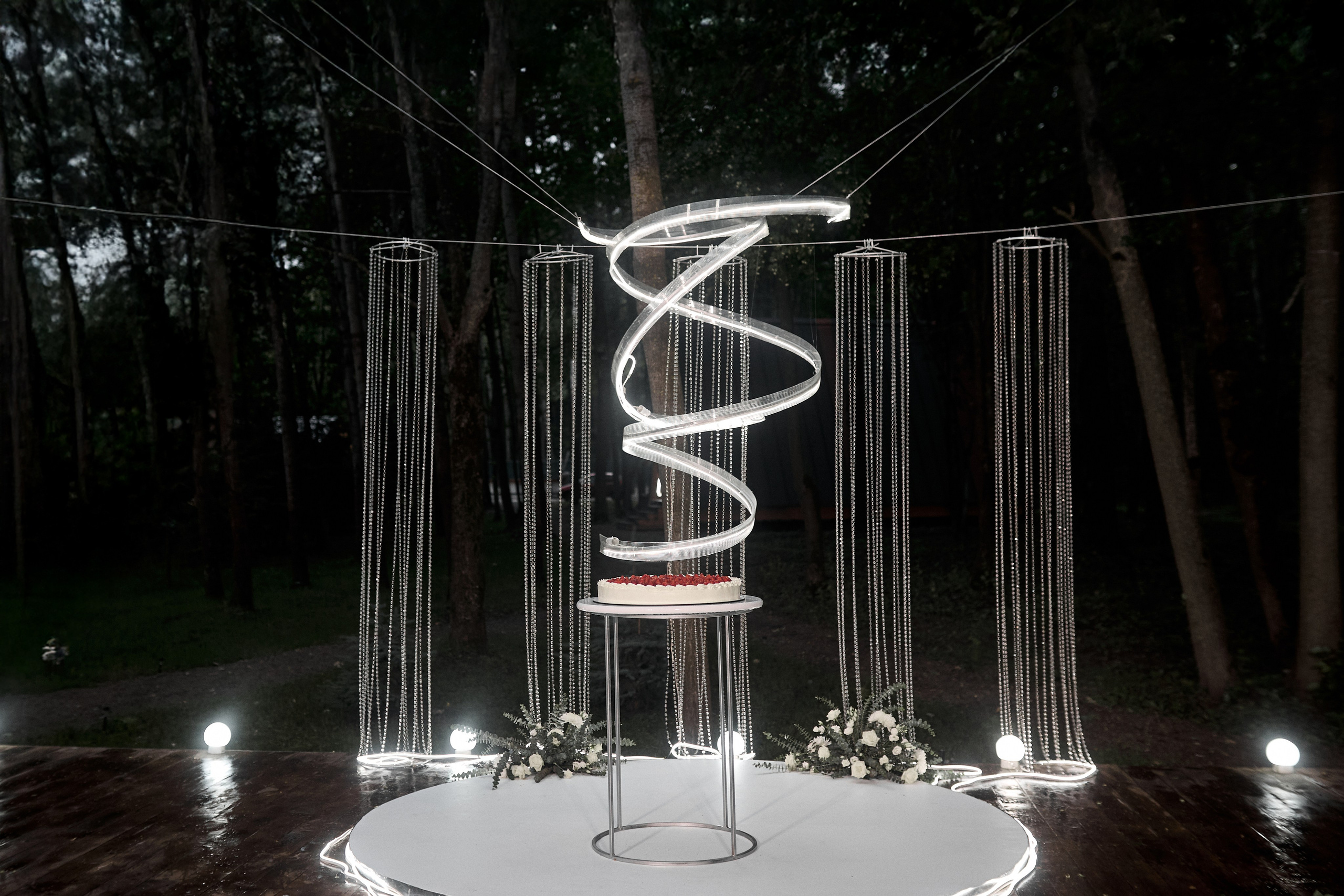 Crystal Swirl. Студия декора НикитинаДекор — оформление мероприятий в Ульяновске. Профессиональное создание эксклюзивных декораций