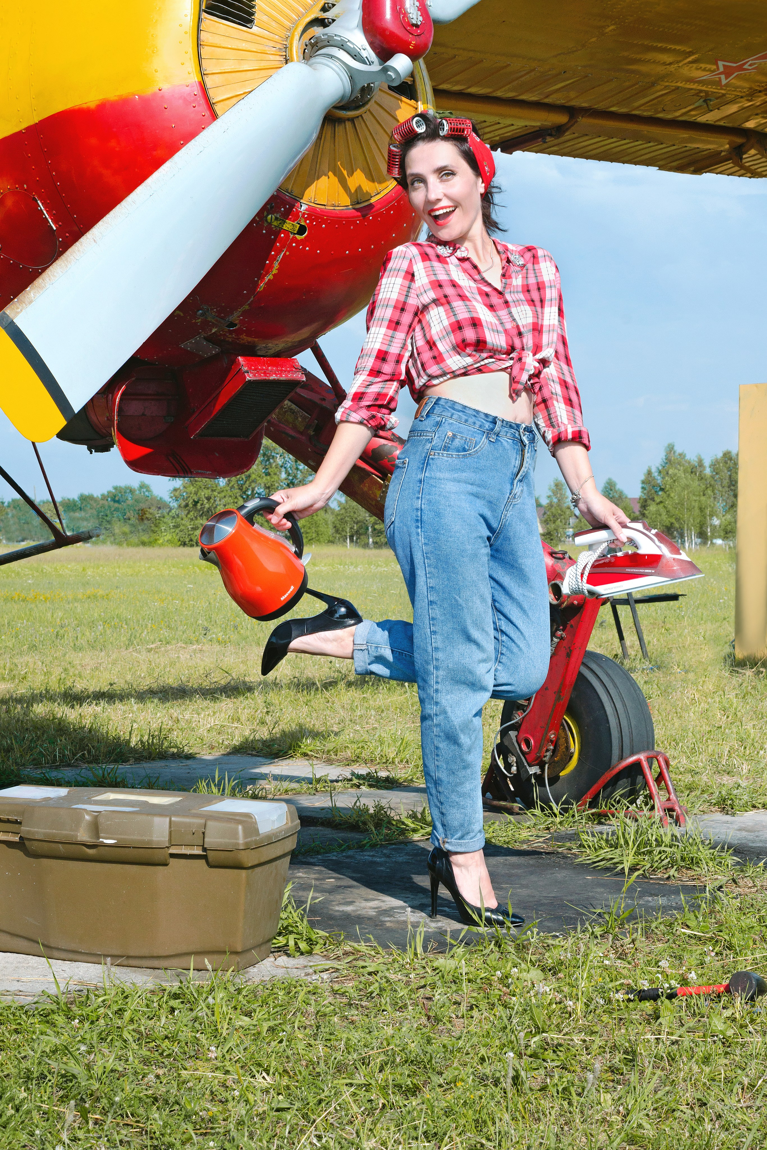 С самолётами. Фотографы для фотосессий в Новосибирске