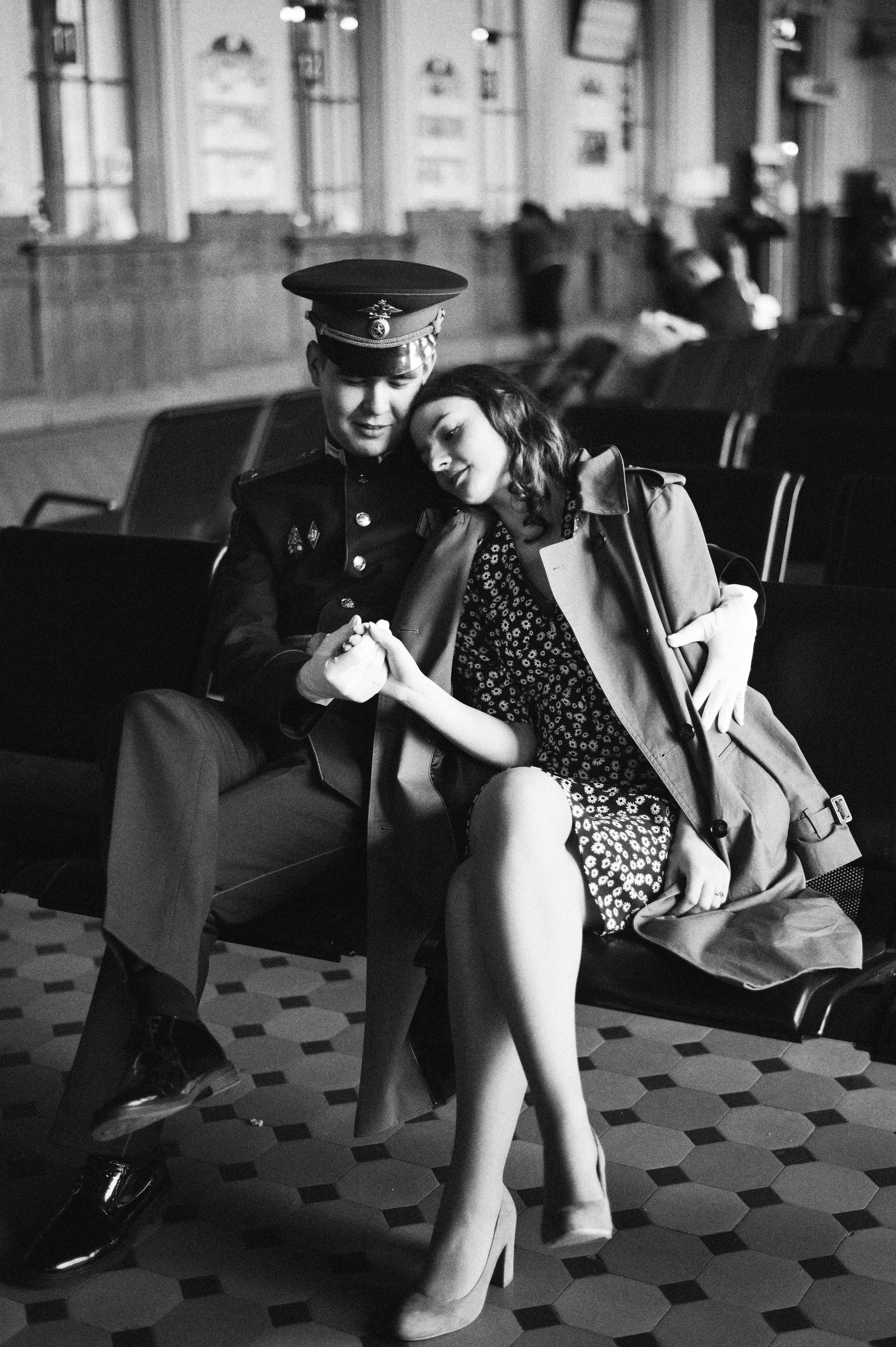 Love story на вокзале. Анастасия и Азамат. Семейный и свадебный фотограф в Санкт-Петербурге Яна