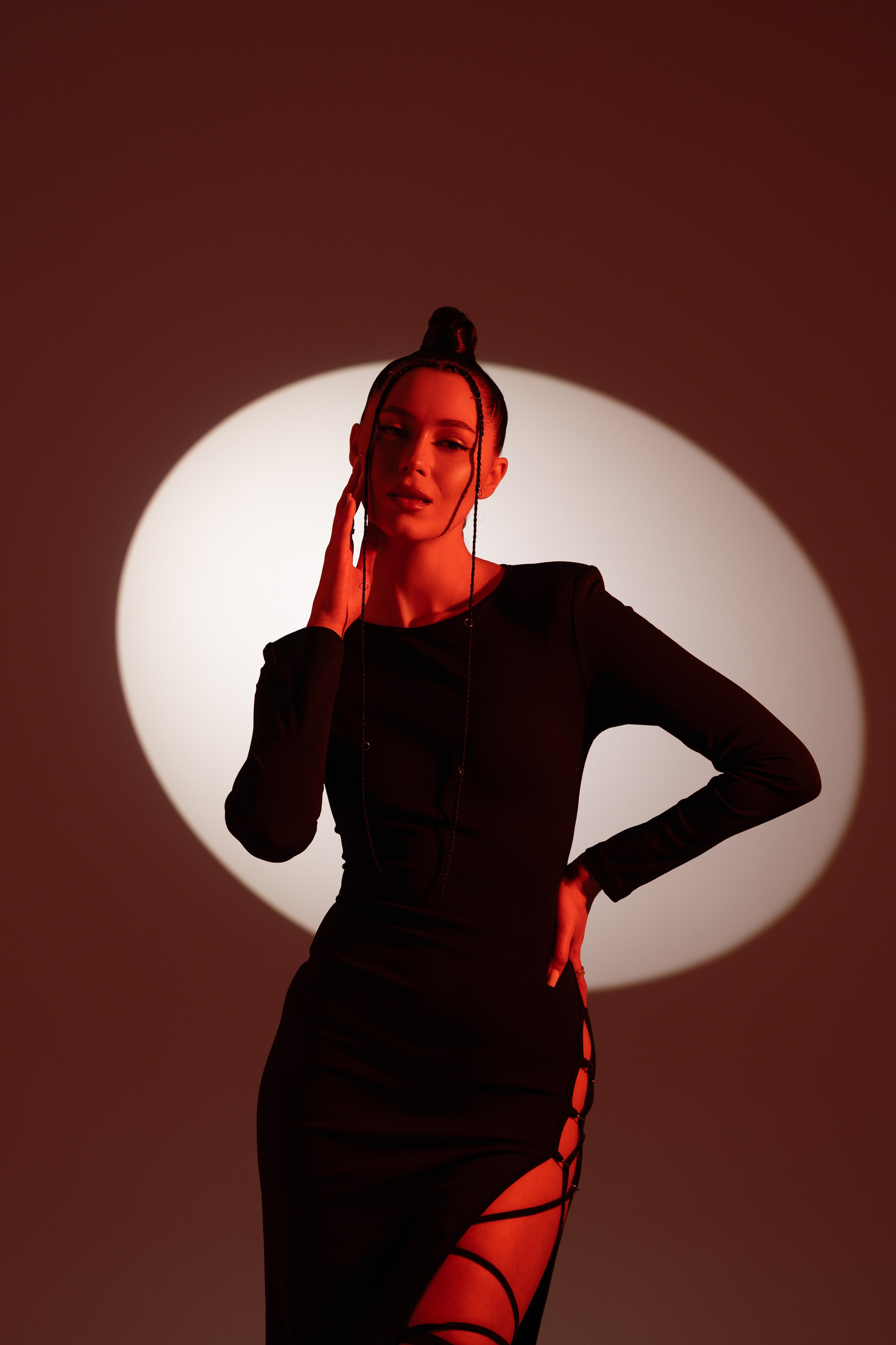 Цветной свет и фигуры. Фотограф Минск