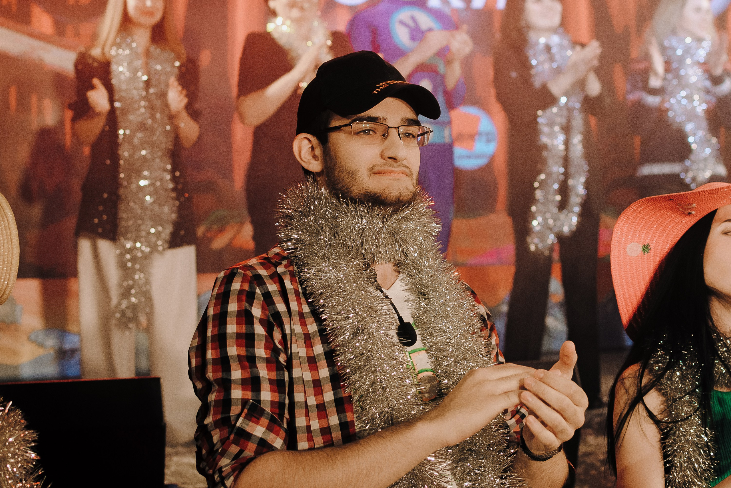 СПЕКТАКЛЬ «ВОЛШЕБНЫЕ ОЧКИ» ОПТИК-ЦЕНТР. Репортажный фотограф Зуев Роман г. Челябинск