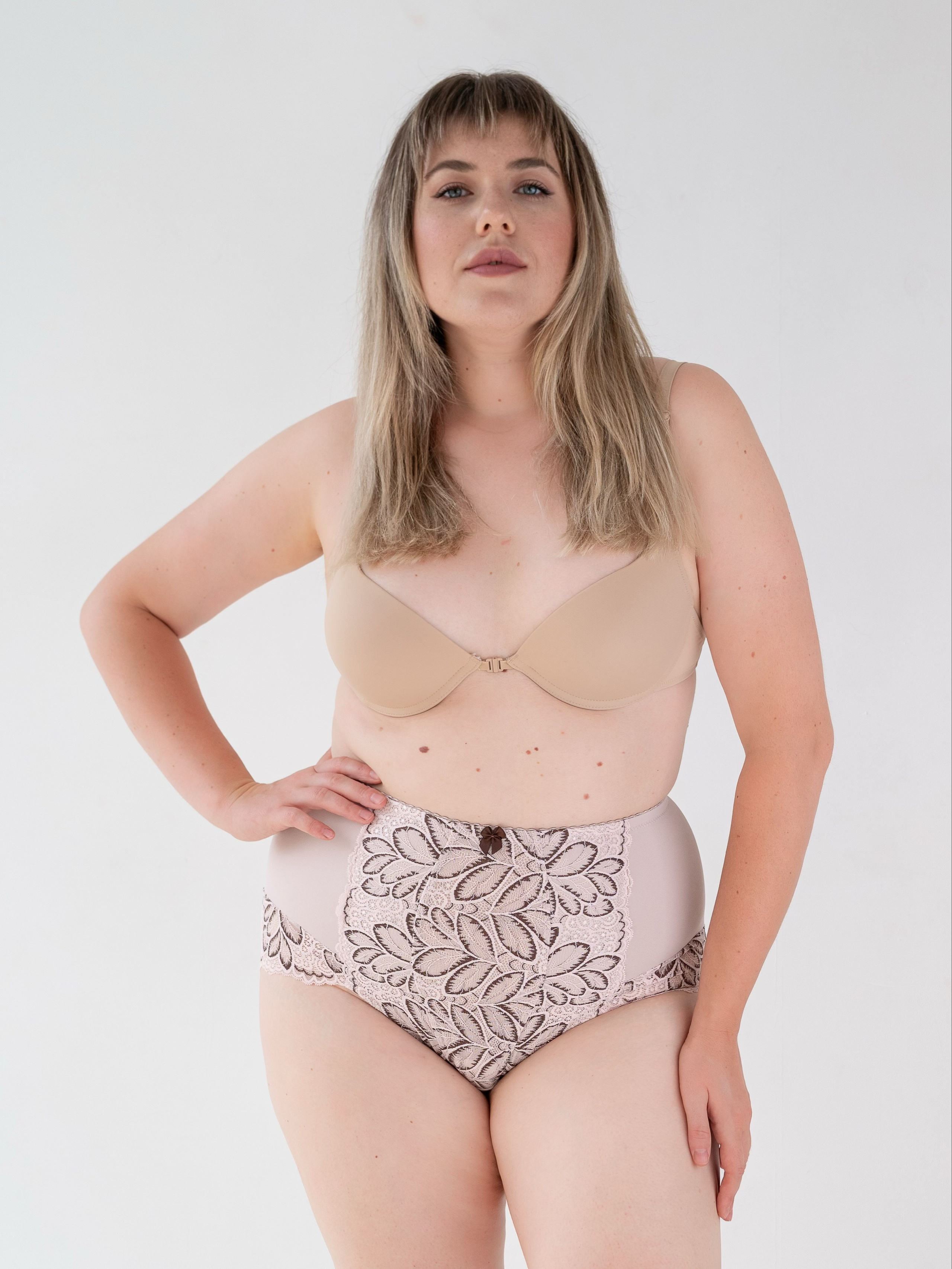 Женское нижнее белье plus size серия 2. Предметный фотограф, фото для маркетплейсов Пятигорск, КМВ