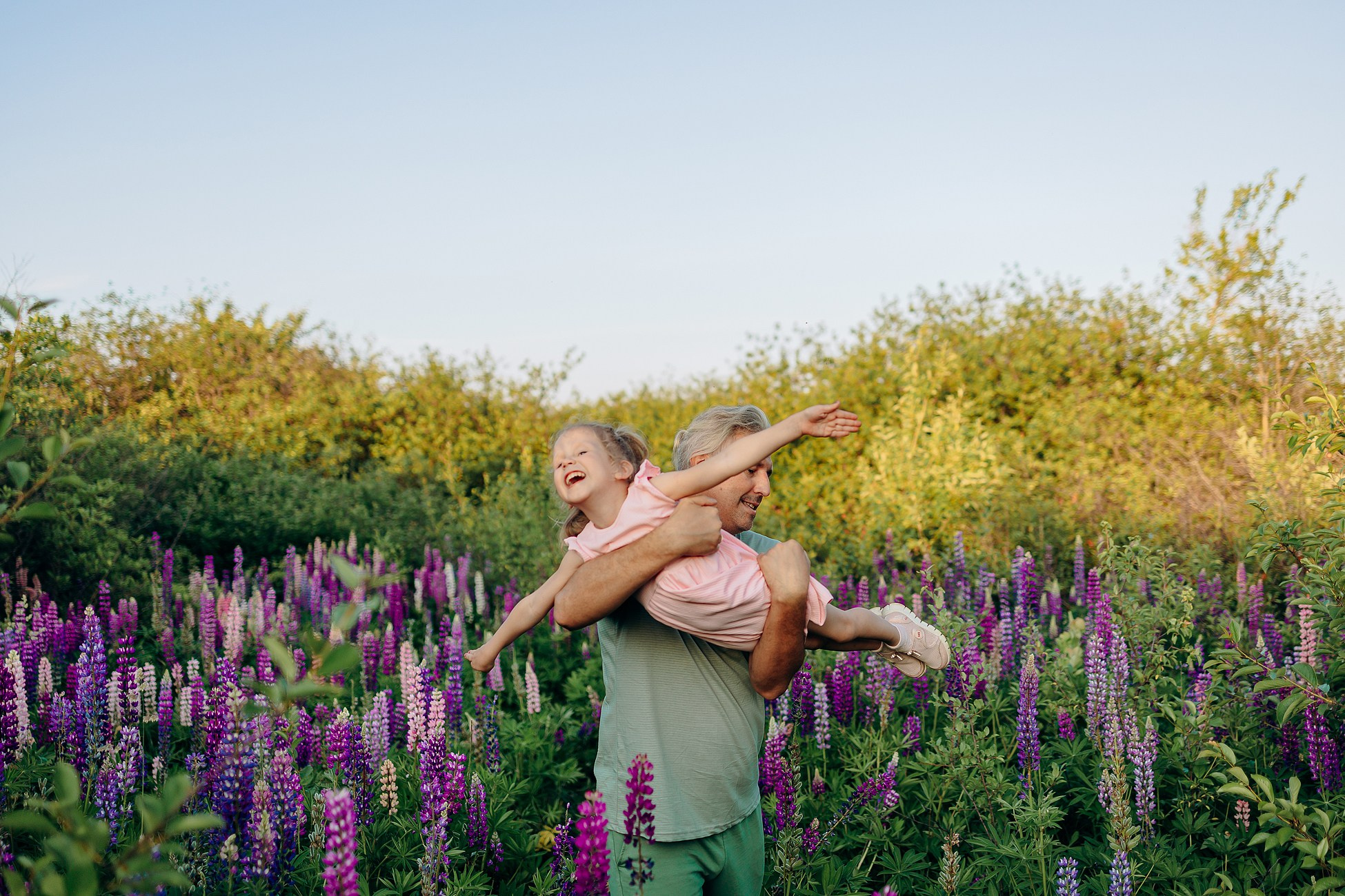 Прогулка в люпиновом поле. Семейный фотограф в Пензе Мария Левина