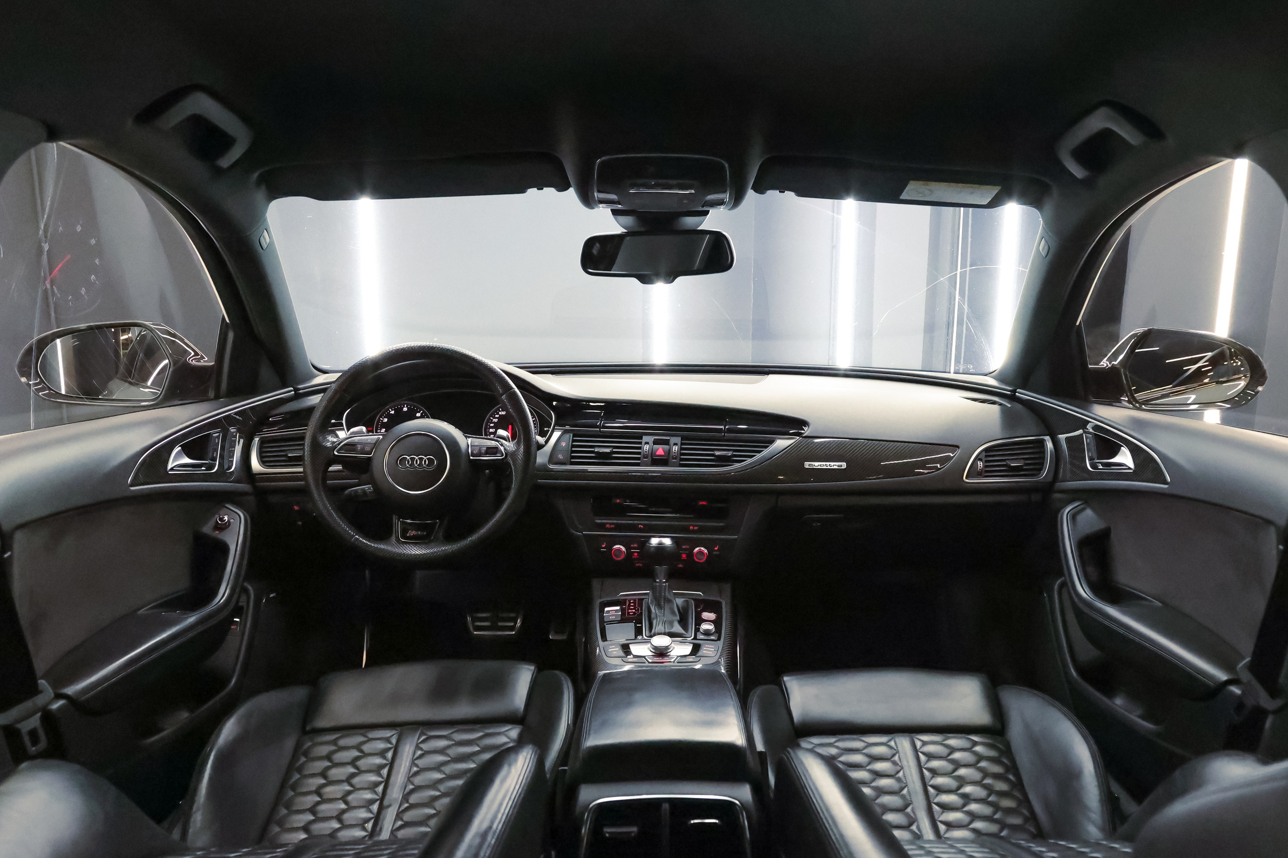 2017 AUDI RS6. Mixturecaptures