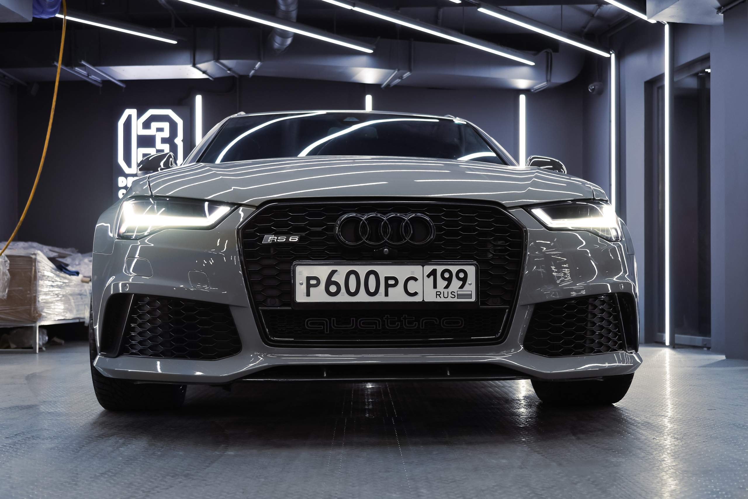 2017 AUDI RS6. Mixturecaptures