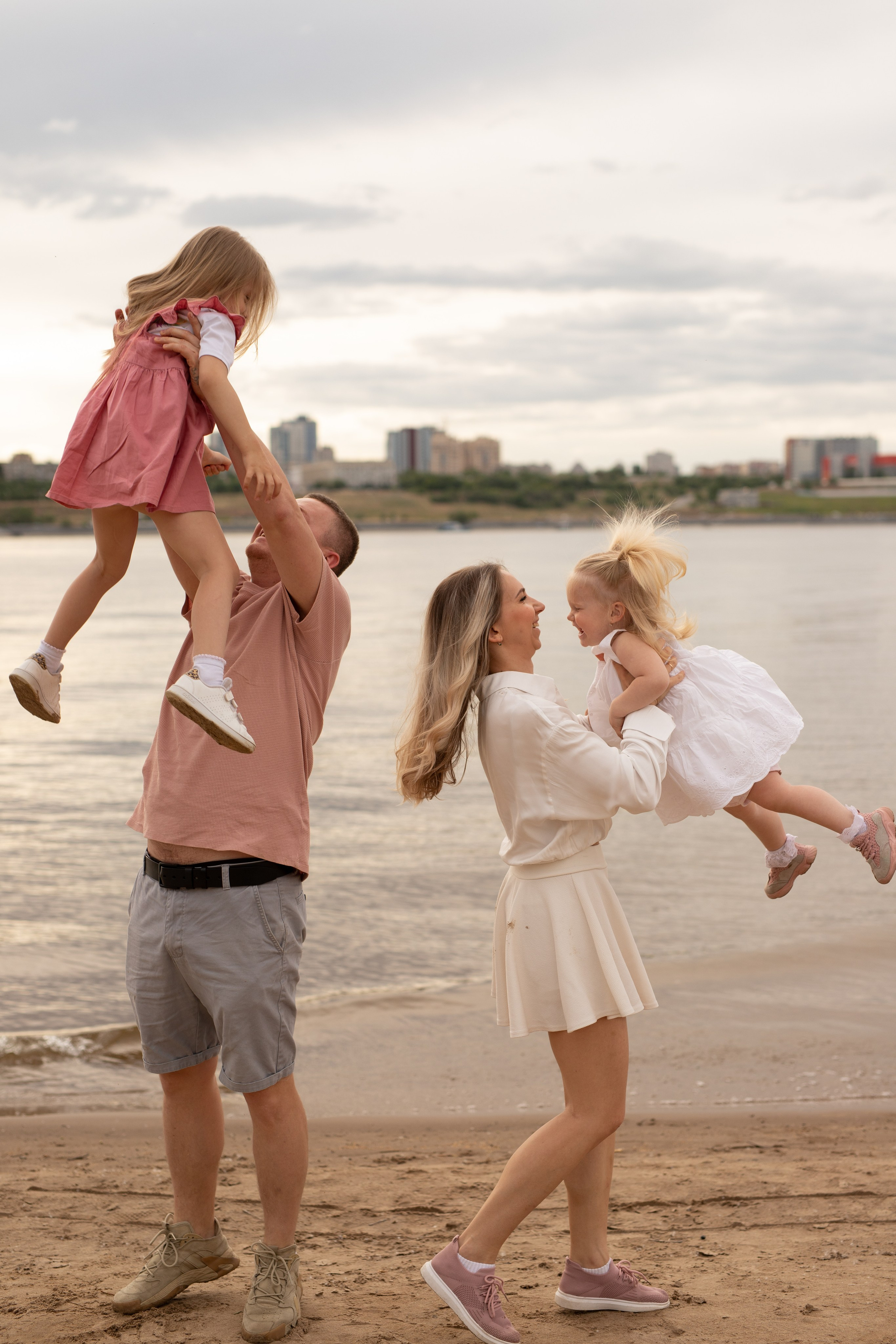 Портфолио семейная съемка Волгоград Волжский. Фотограф новорождённых Волгоград Волжский Дарья Рыскаль