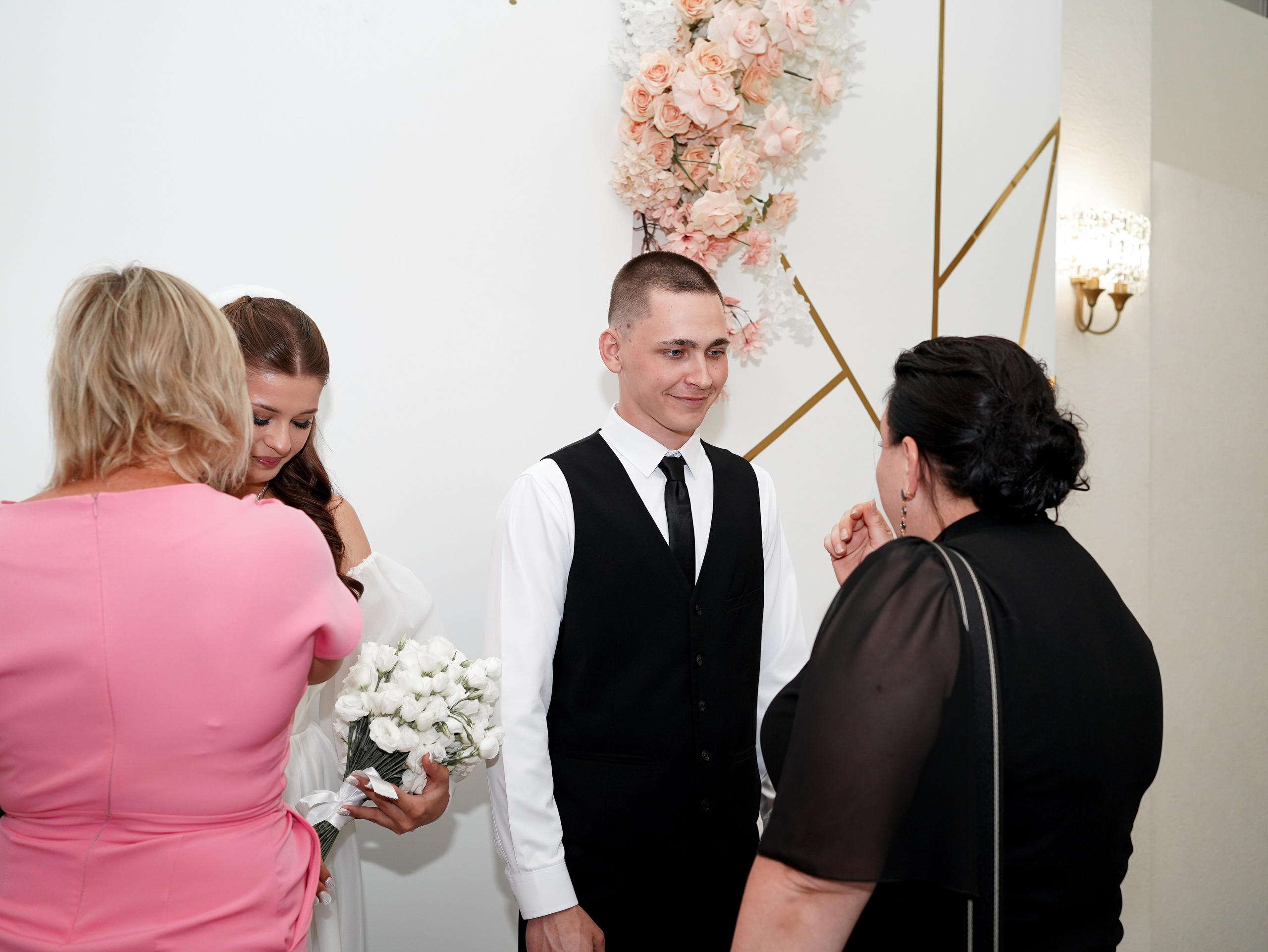 Свадебная фотосессия в Пролетарском ЗАГСе. Свадебный фотограф в Ростове-на-Дону. Таинство Крещения и Венчания, семейные фотосессии. Алёна Чёботова