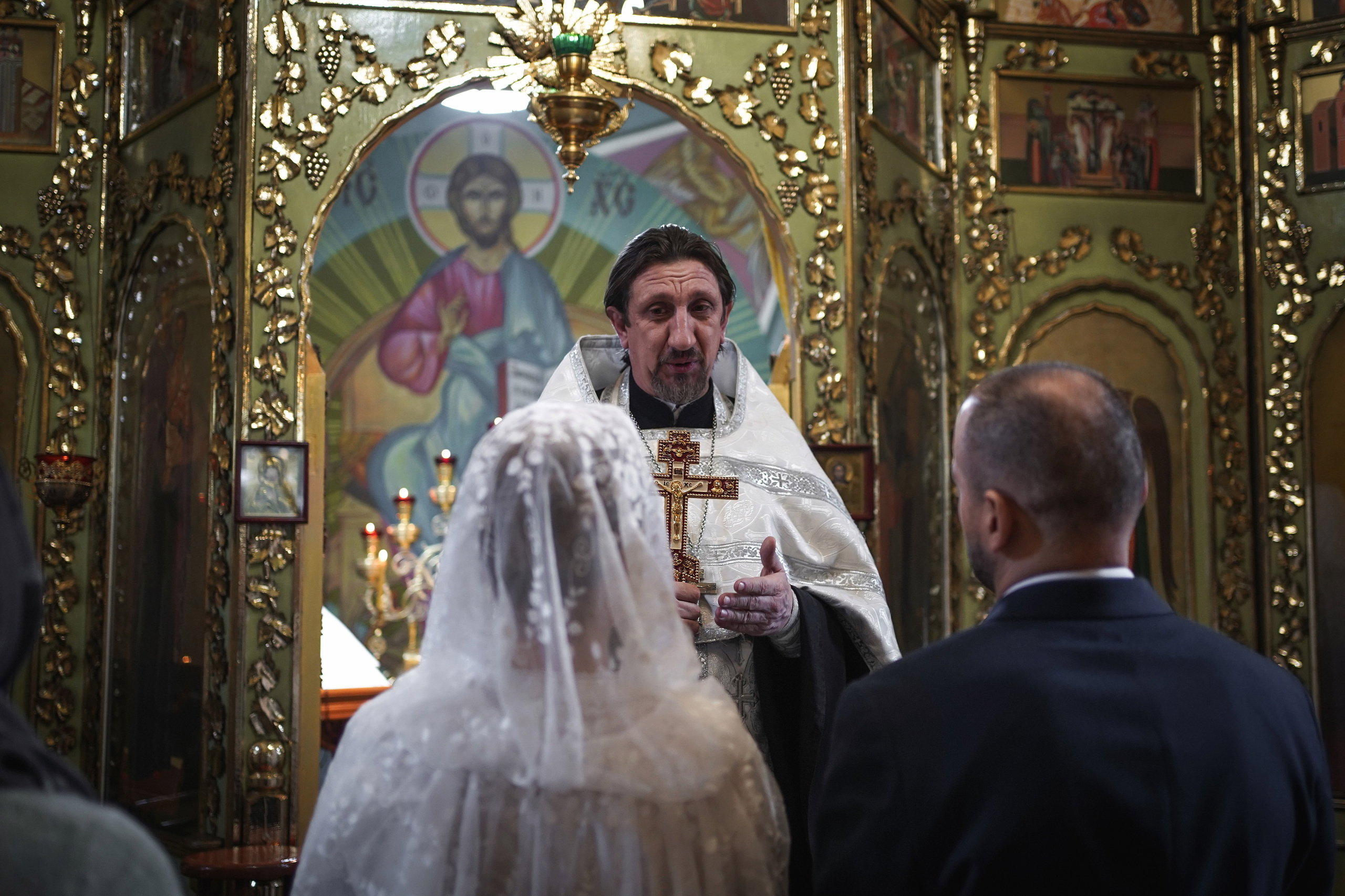 Венчание в Троицком храме. Свадебный фотограф в Ростове-на-Дону. Таинство Крещения и Венчания, семейные фотосессии. Алёна Чёботова