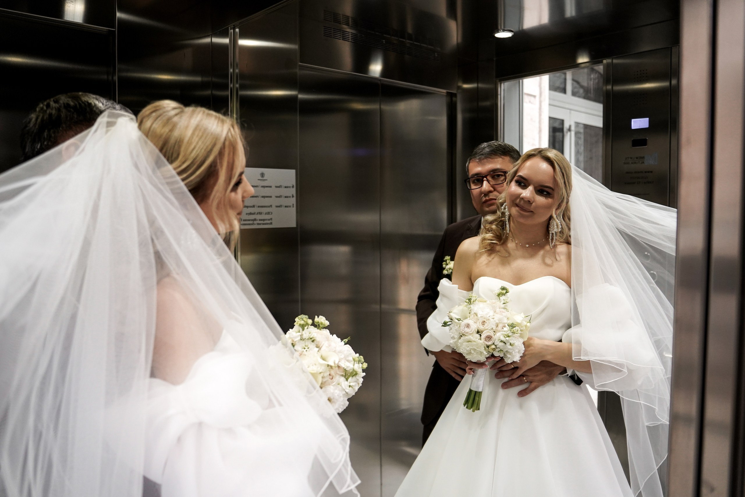 Свадебная фотосессия «4 часа». Отель Резиденция в Ростове-на-Дону. Кадры молодоженов на природе. Фотосессия банкета 1 час. Свадебный фотограф в Ростове-на-Дону. Таинство Крещения и Венчания, семейные фотосессии. Алёна Чёботова