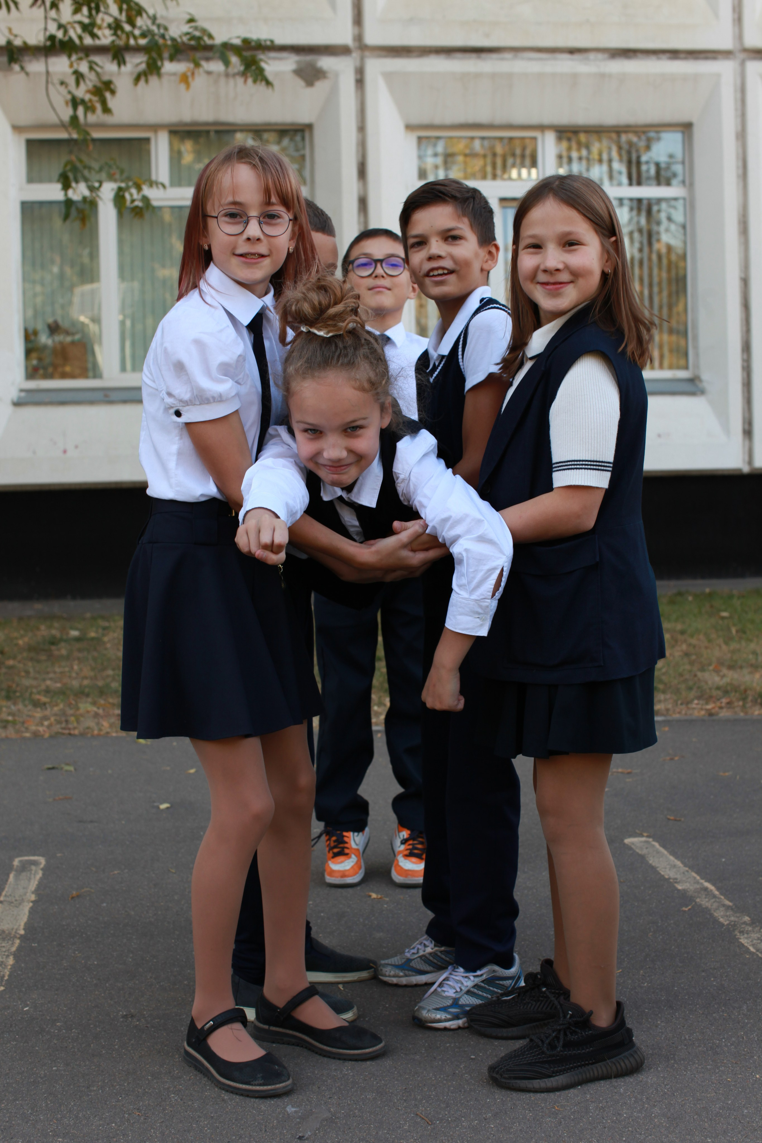 Осенняя фотосессия у школы. Выпускные альбомы Москва СВАО