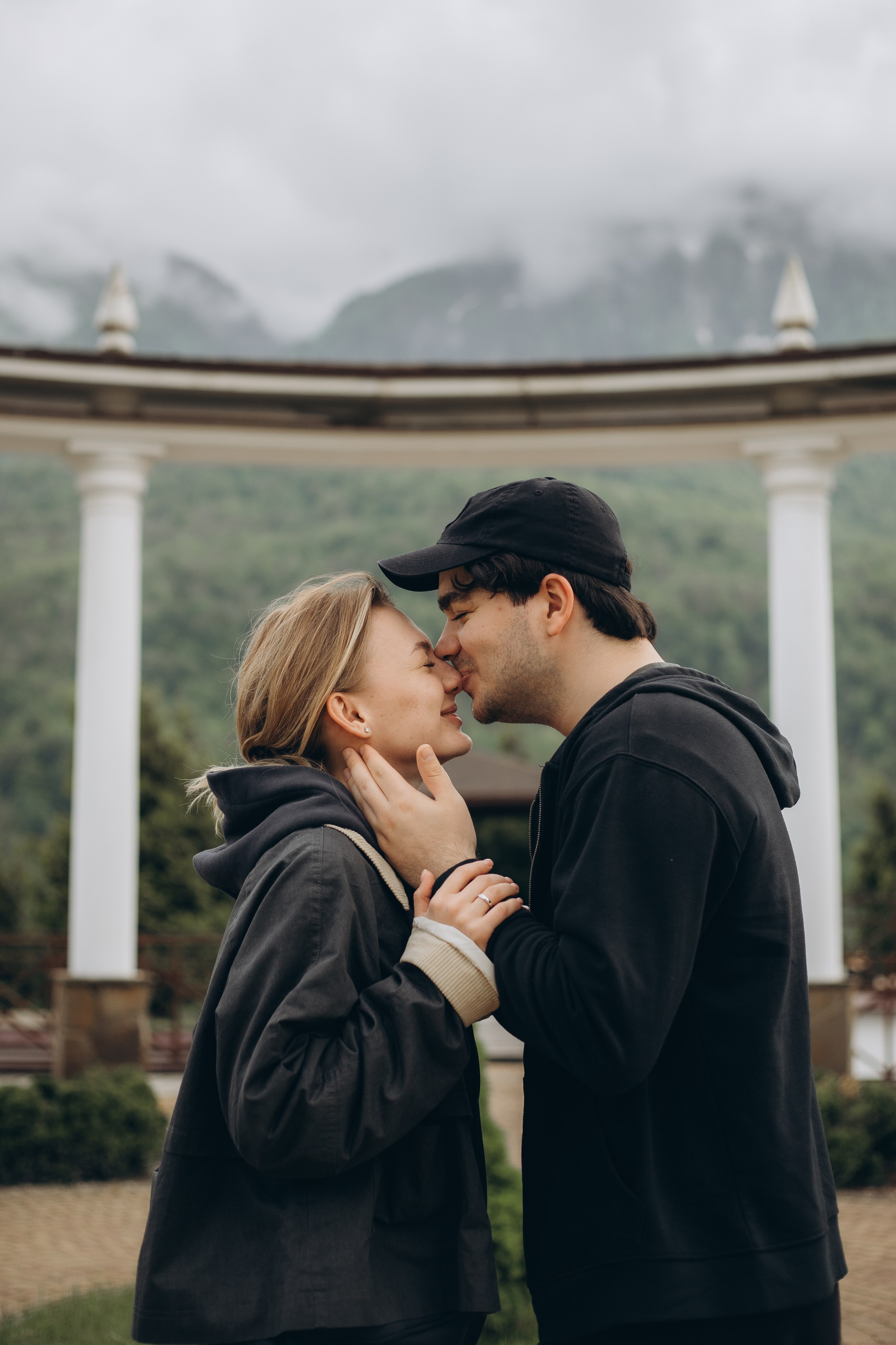 Фруктовый сад. Семейный и свадебный фотограф Сочи Адлер Сириус Красная поляна