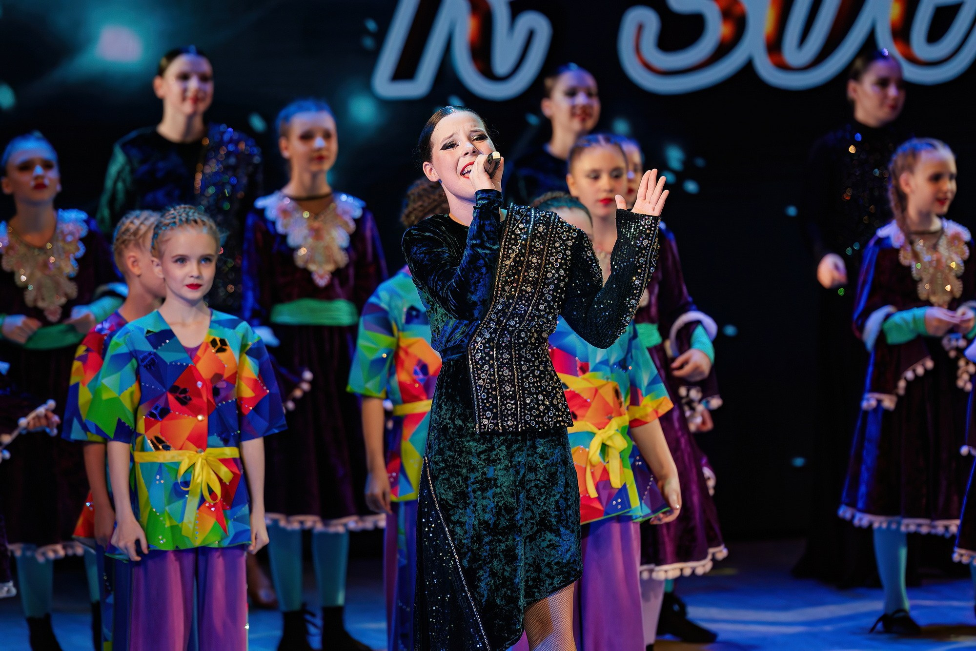 Отчетный концерт Образцового коллектива Алтая театра эстрадной песни «Созвездие». Свадебный и репортажный фотограф Никита Сницарев в Барнауле