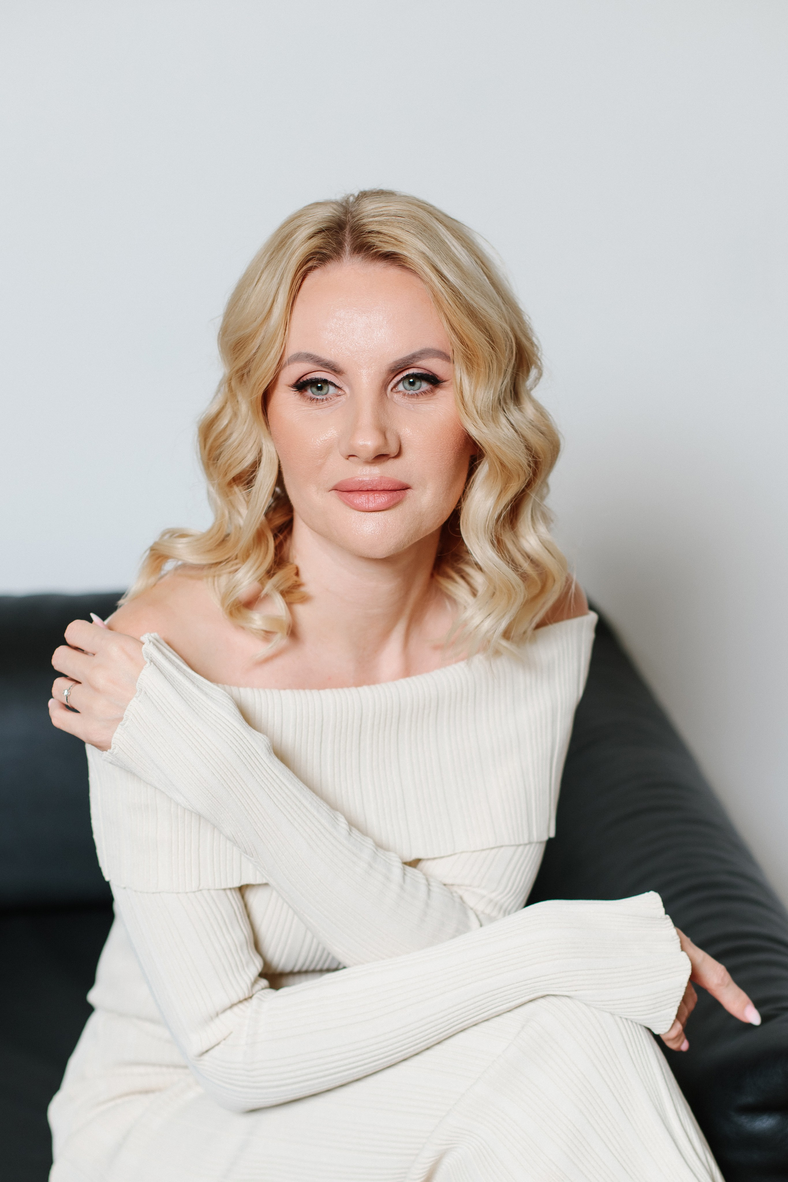 Контент фотосессия для кризисного налогового юриста. Контентный фотограф в Перми Натали Кытманова