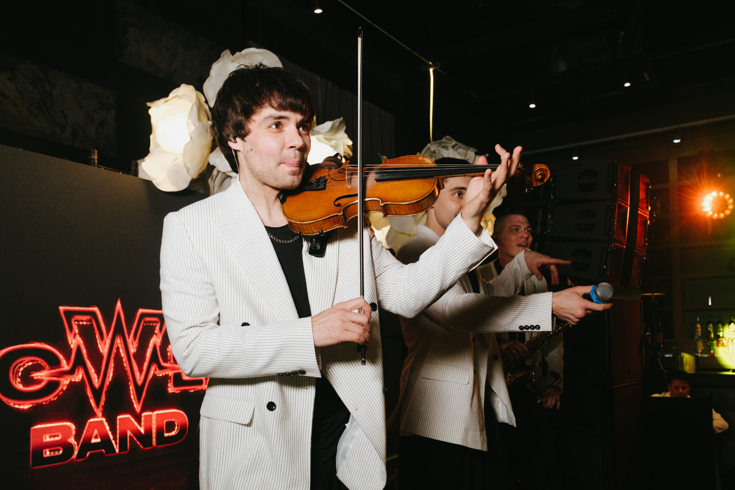 Корпоратив в Сириусу (Адлер) 10 лет компании. Свадебный фотограф Денис Ожигин в Краснодаре и крае. Эмоциональная и стильная съемка вашего дня