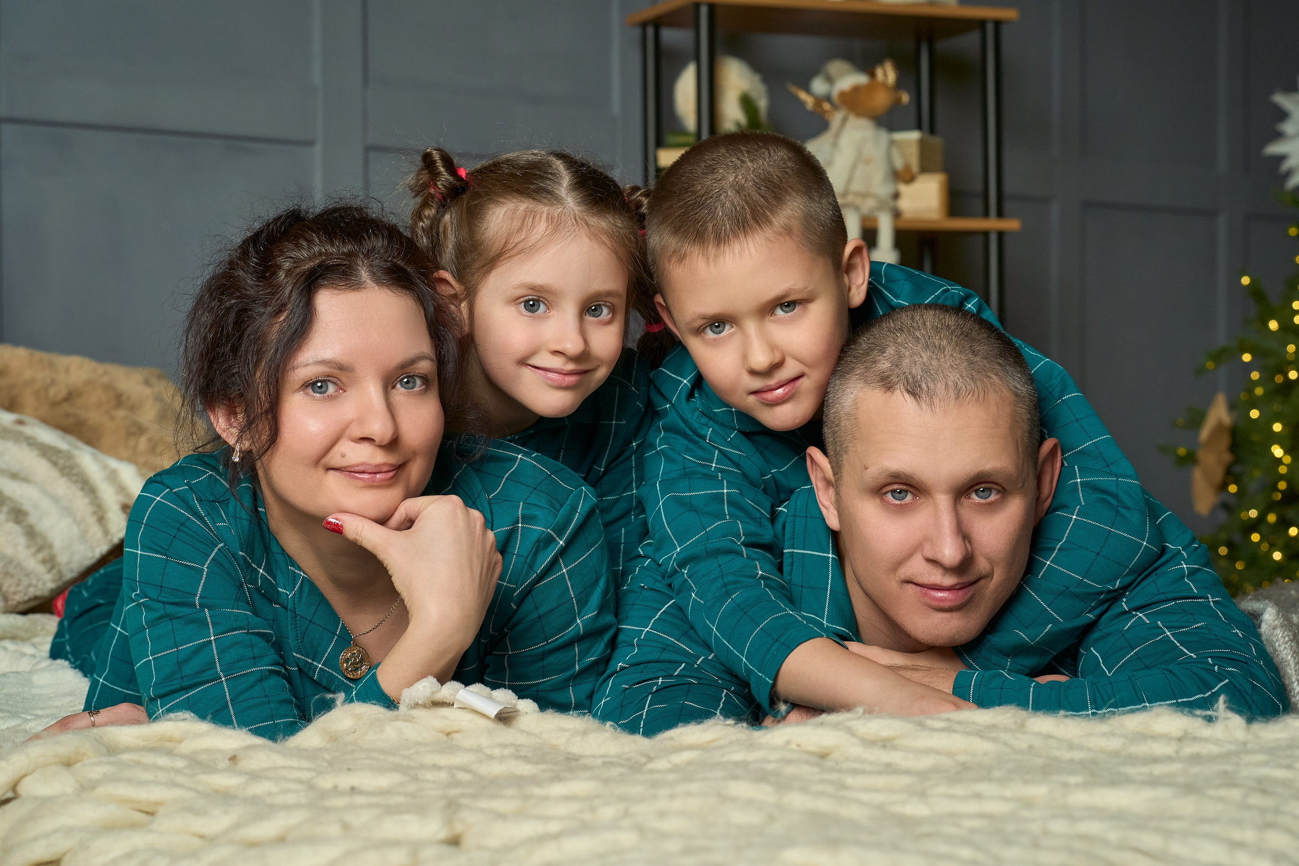 Новогодние студийные. Репортажный и портретный фотограф в Томске Ларионов Артём