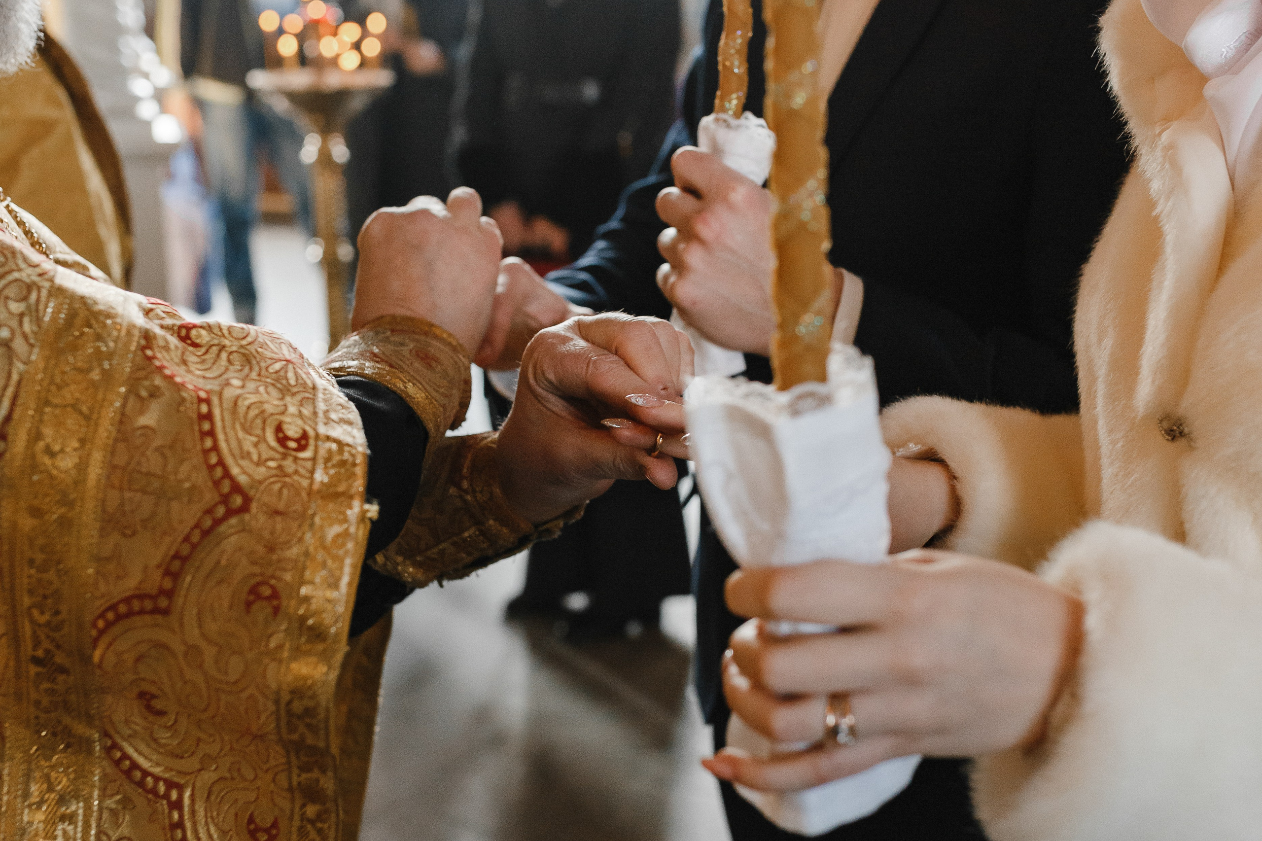 Профессиональный фотограф на таинство венчания в Москве и Московской области. Свадебный фотограф в Москве Мария Крош