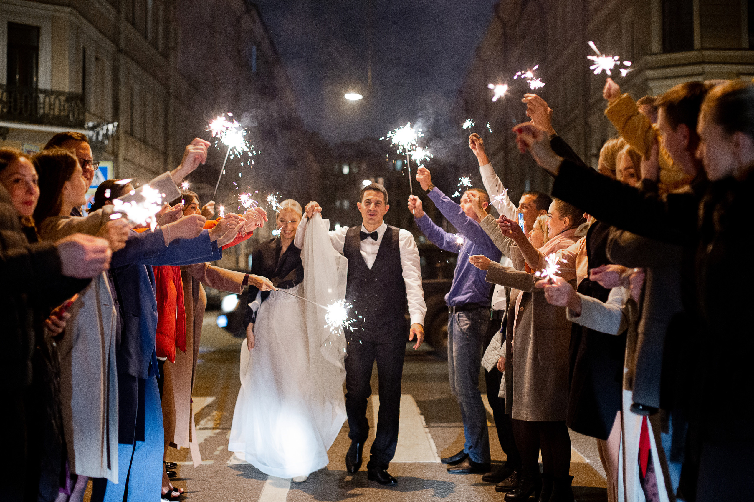 Видели ночь, гуляли всю ночь до утра!. Свадебный фотограф в Санкт-Петербурге