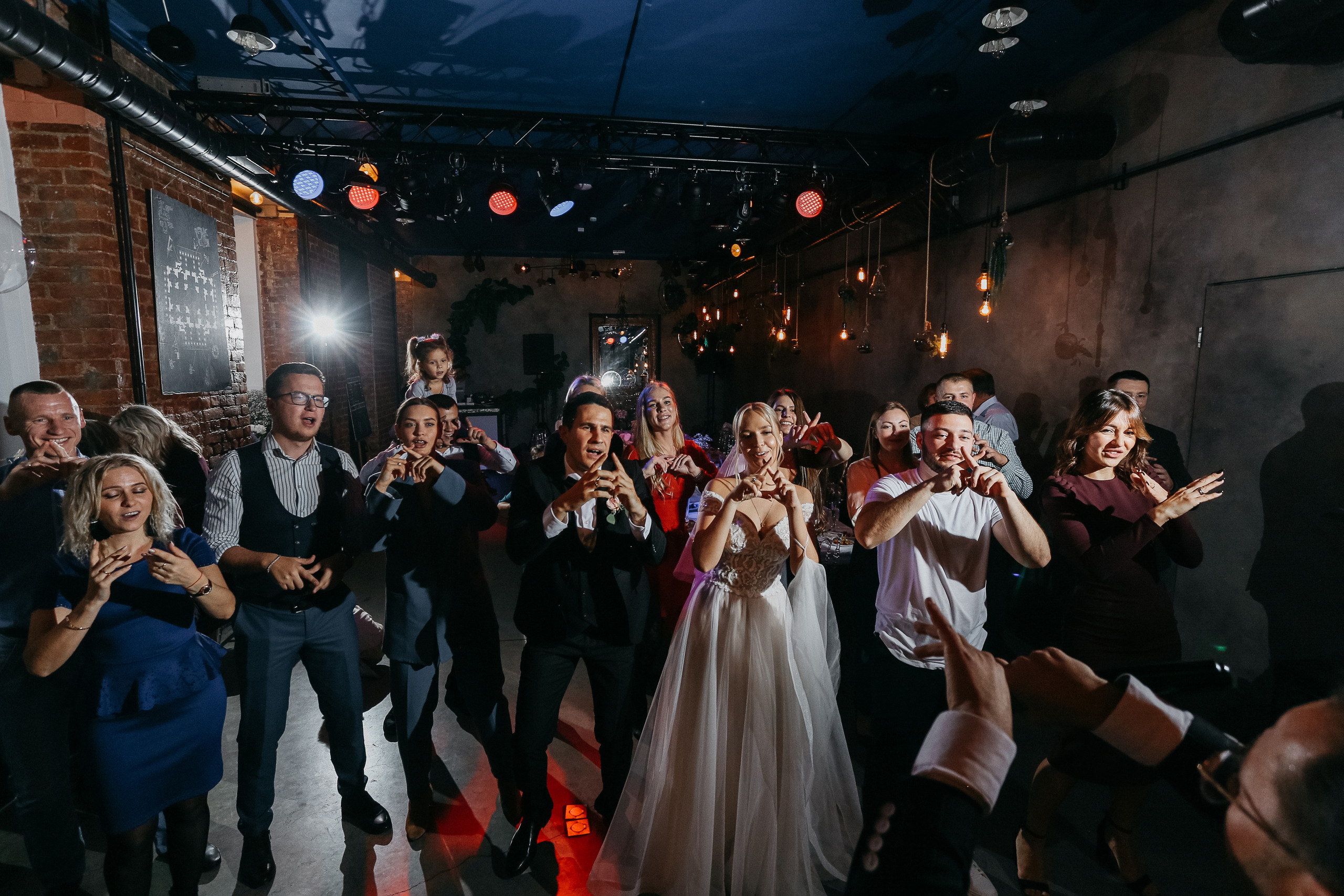 Видели ночь, гуляли всю ночь до утра!. Свадебный фотограф в Санкт-Петербурге