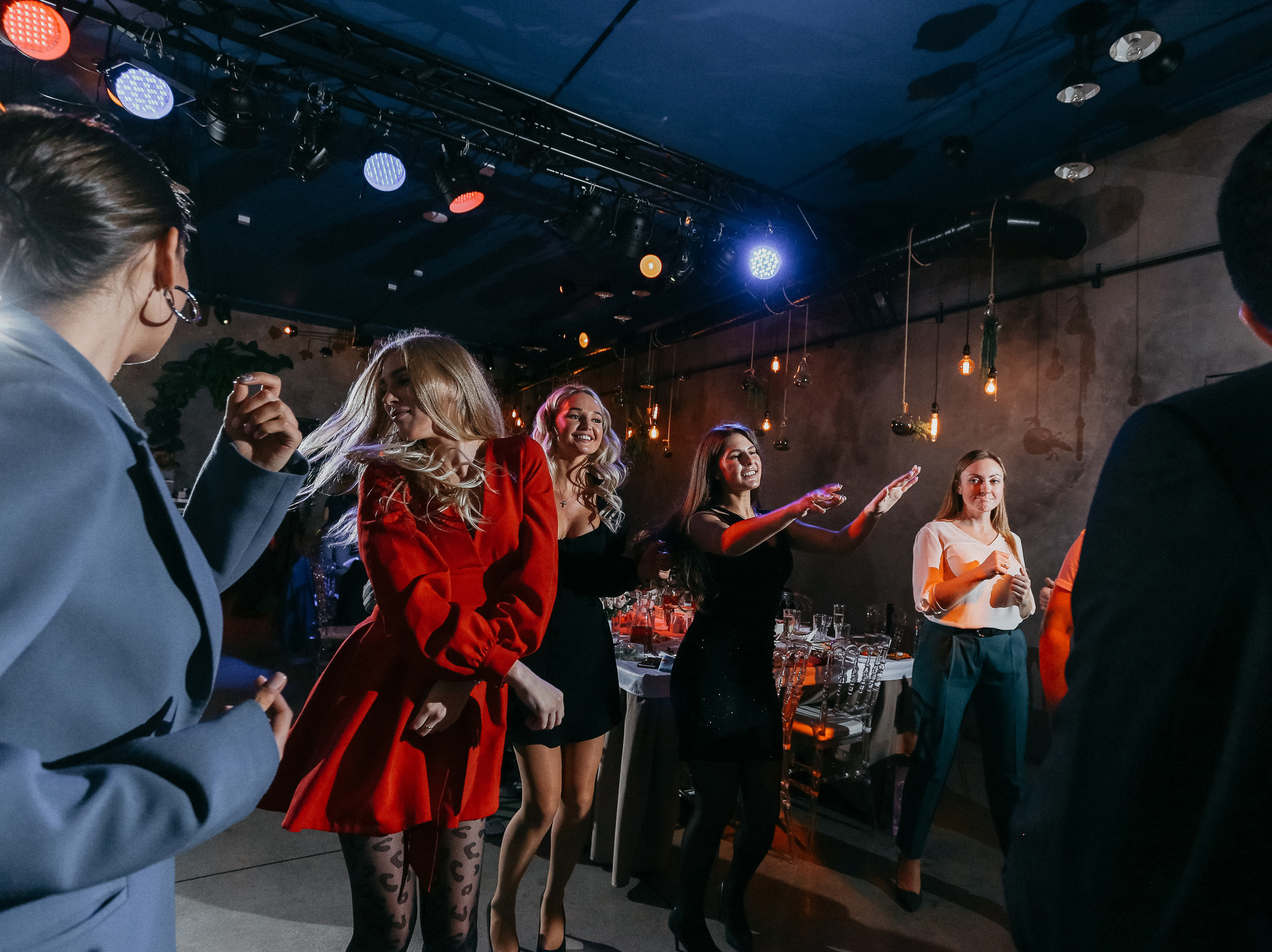 Видели ночь, гуляли всю ночь до утра!. Свадебный фотограф в Санкт-Петербурге