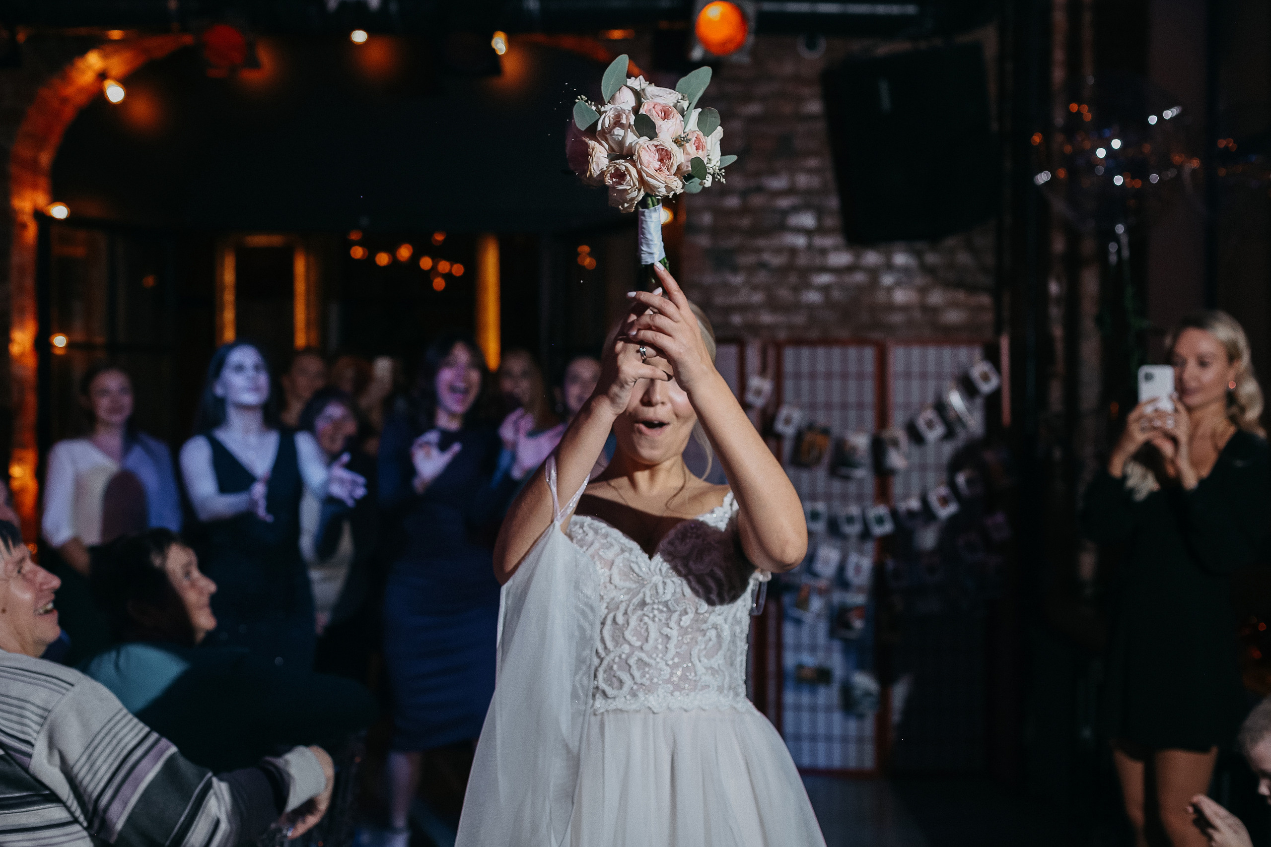 Видели ночь, гуляли всю ночь до утра!. Свадебный фотограф в Санкт-Петербурге