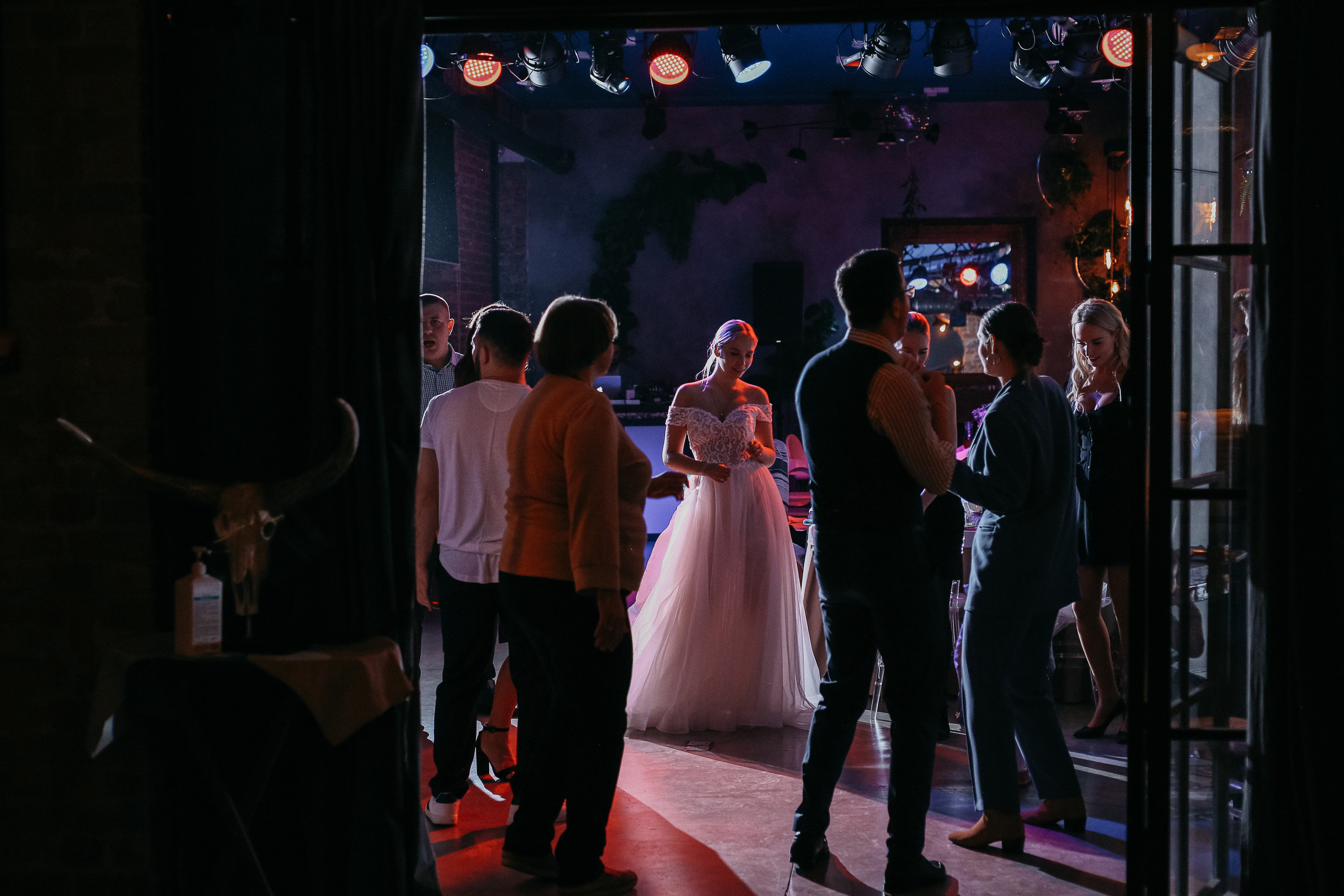 Видели ночь, гуляли всю ночь до утра!. Свадебный фотограф в Санкт-Петербурге