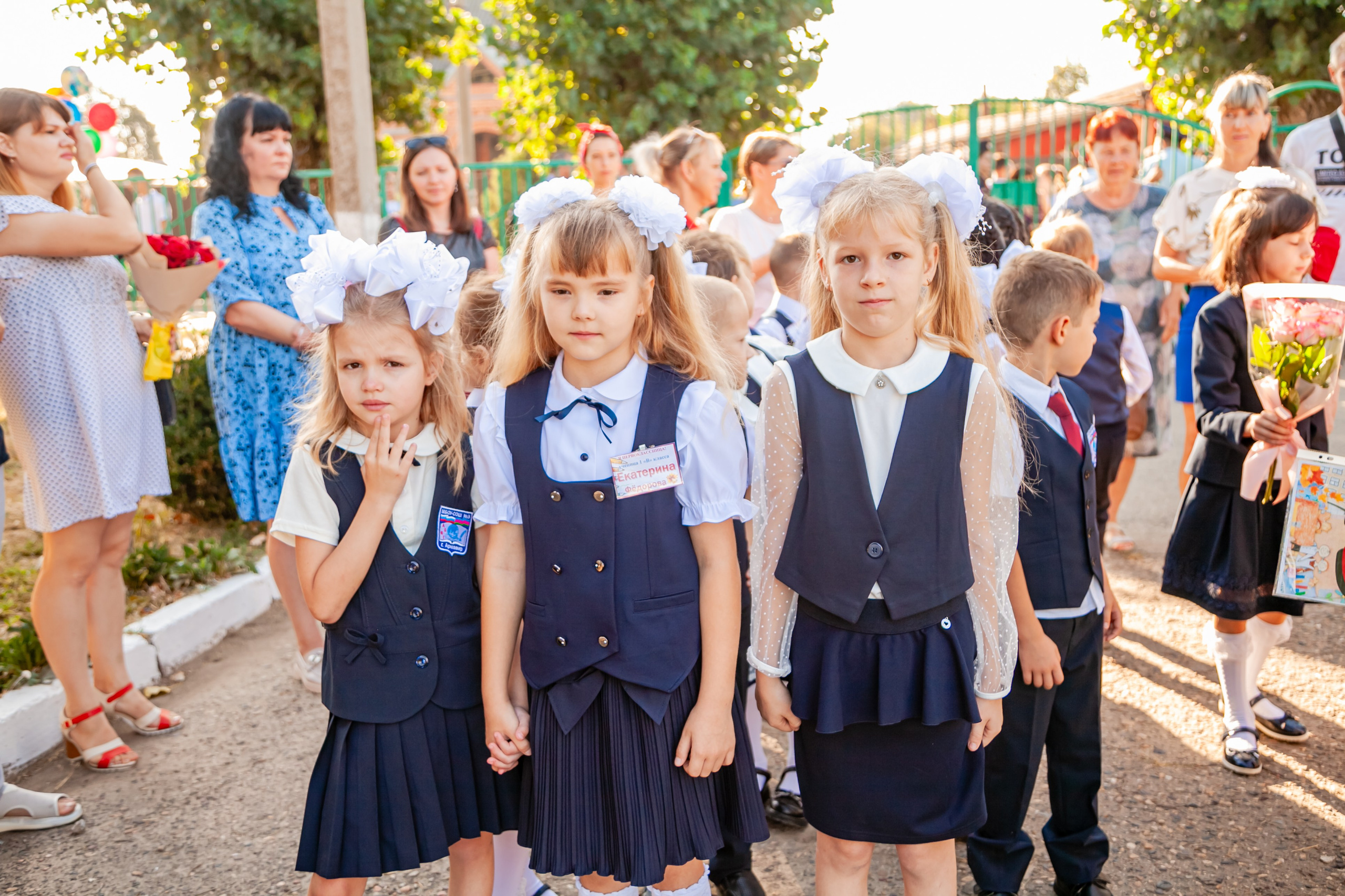 1 сентября линейка. Свадебный и семейный фотограф в Армавире