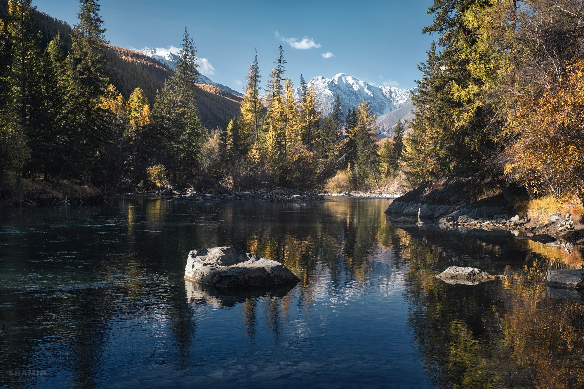 Алтай — пейзажная фотография Константина Шамина. Горы, реки и долины Алтая, природный свет, аэрофотосъёмка и классические пейзажи России.