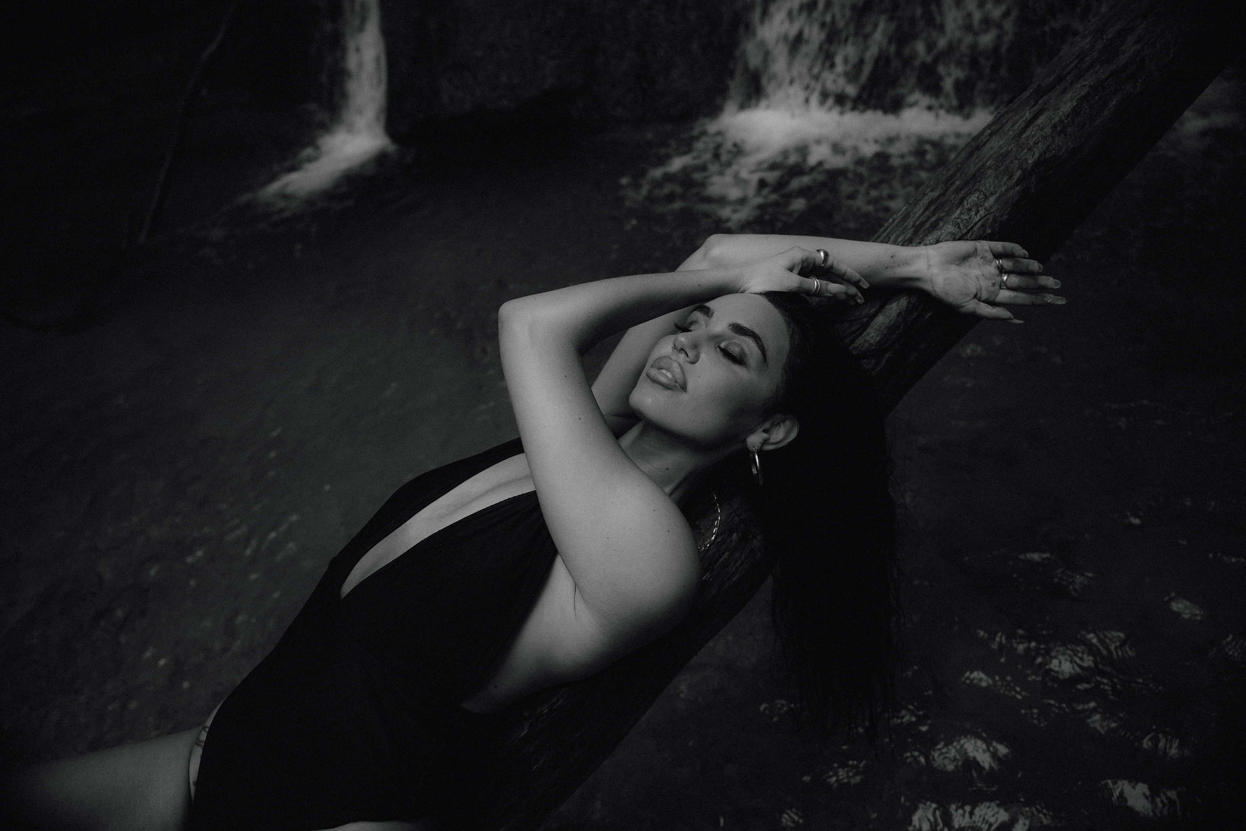 Геленджик фотосессия на водопадах. VISUAL ARTIST · KRONGAUZ ANASTASIA