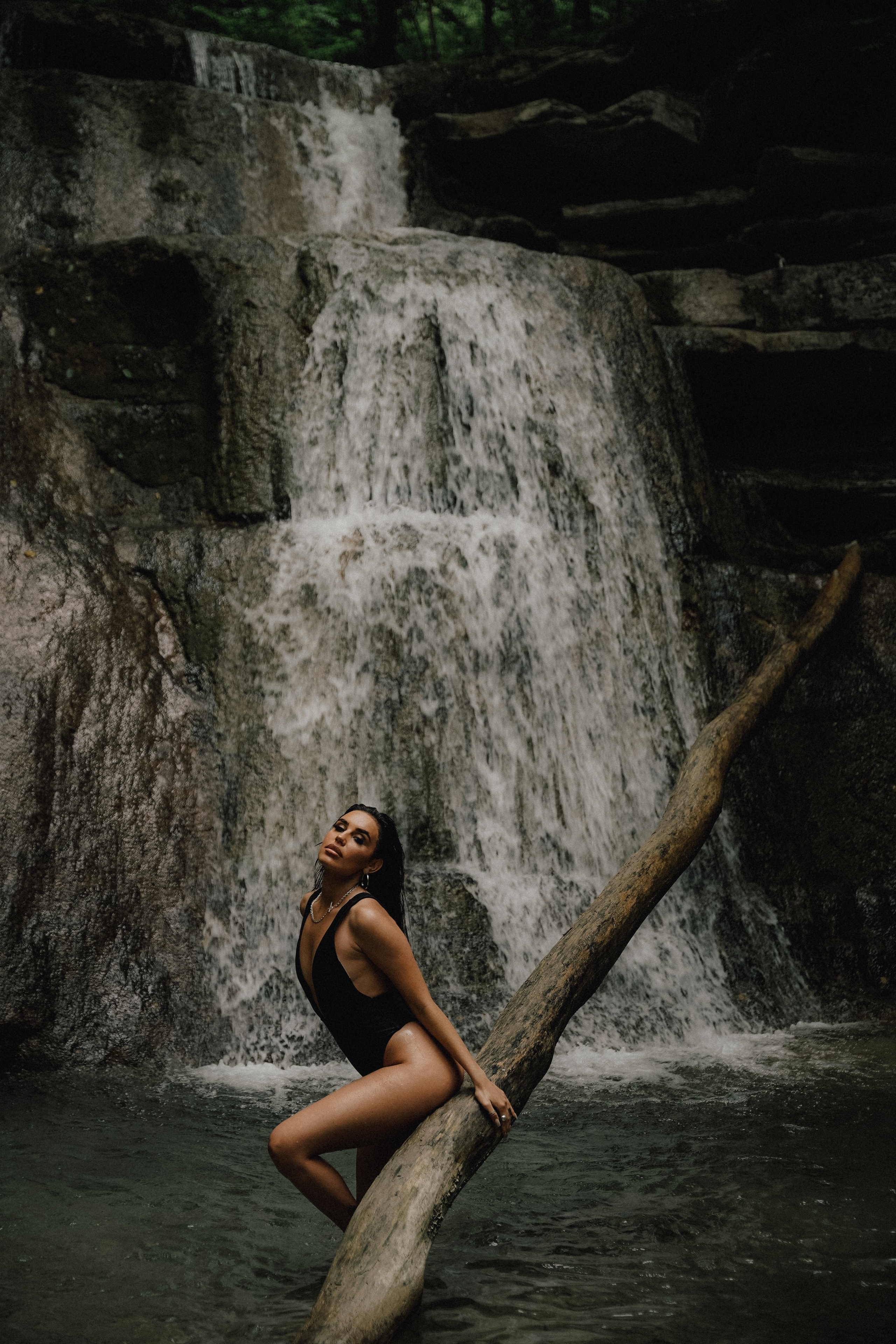 Геленджик фотосессия на водопадах. VISUAL ARTIST · KRONGAUZ ANASTASIA