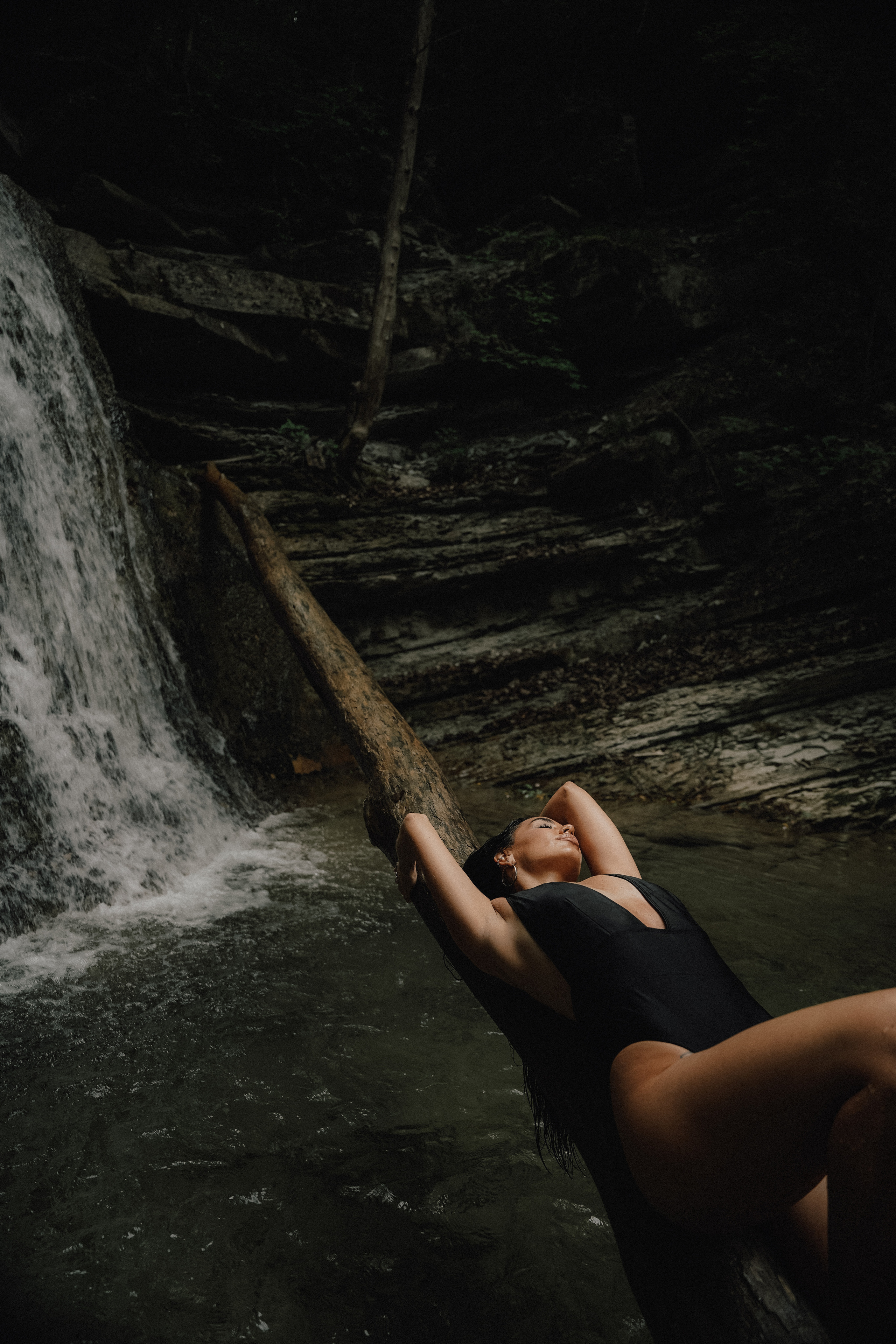 Геленджик фотосессия на водопадах. VISUAL ARTIST · KRONGAUZ ANASTASIA