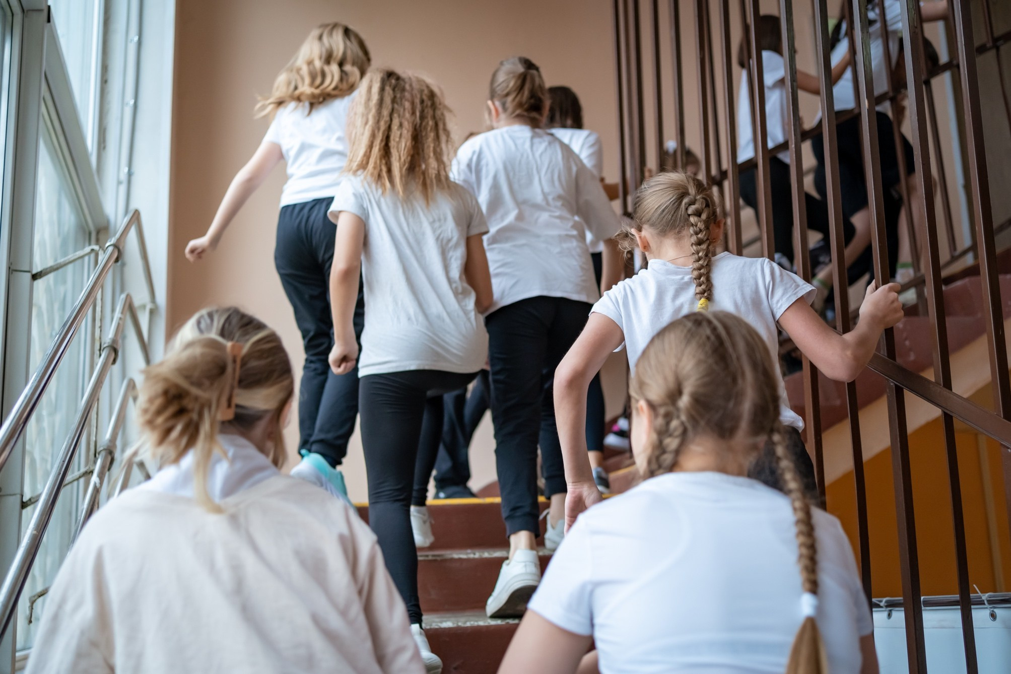 Выпускники начальной школы. Семейный фотограф Варвара Сорока в городе Москве