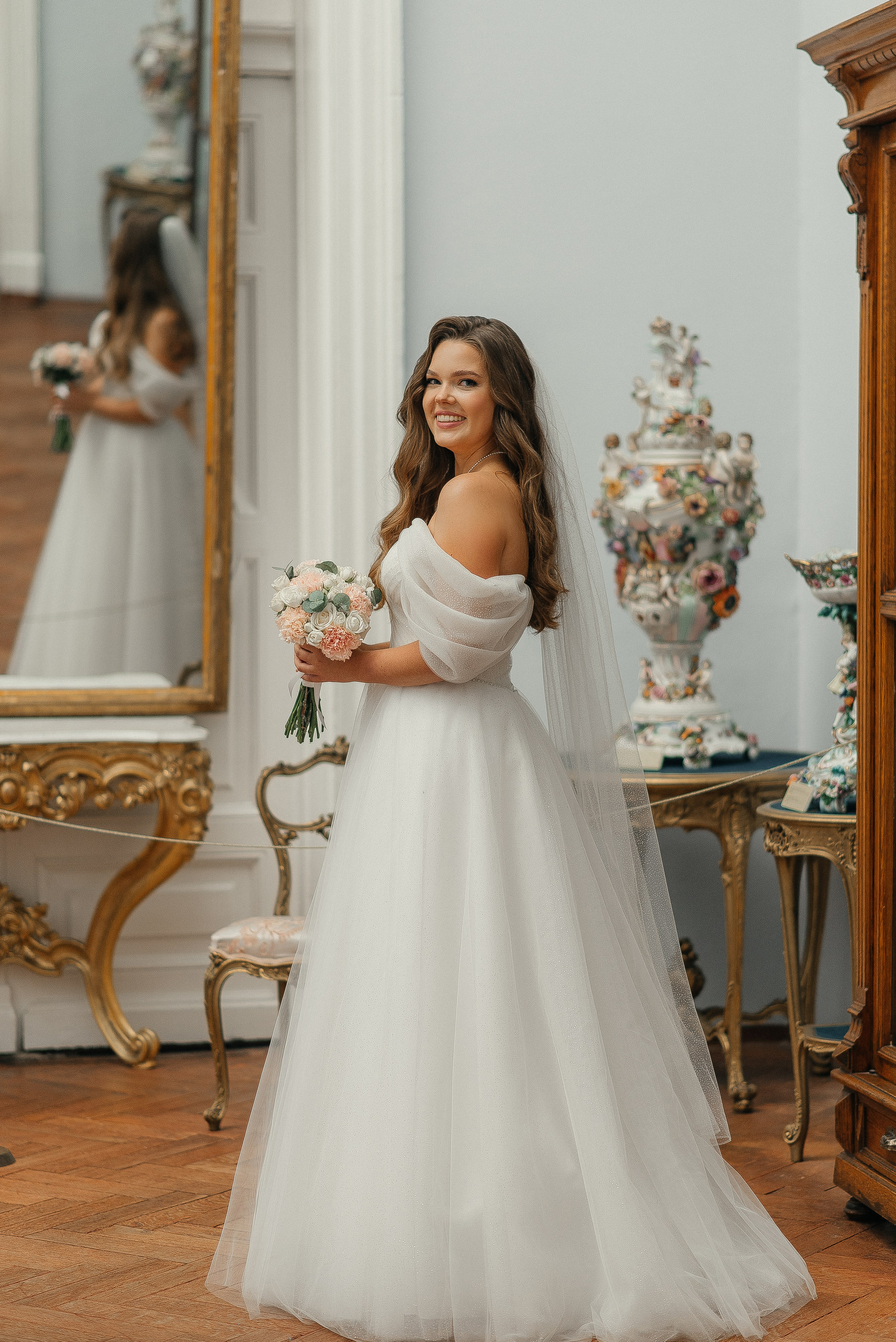 Михаил и Анна. Главная