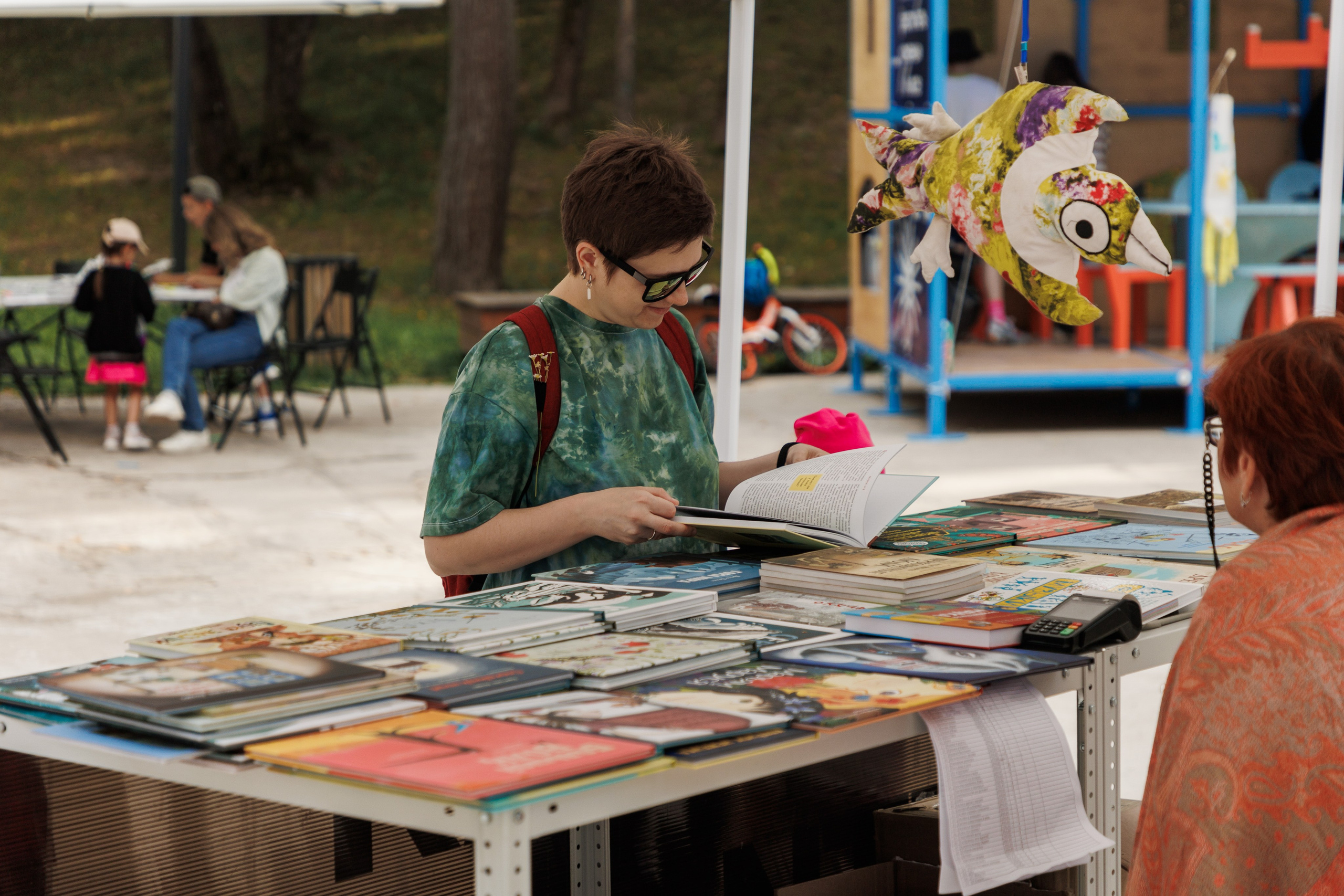Книжный фестиваль «Смены» в Выксе 2025. Фотограф городских и семейных событий Артем Карпухин
