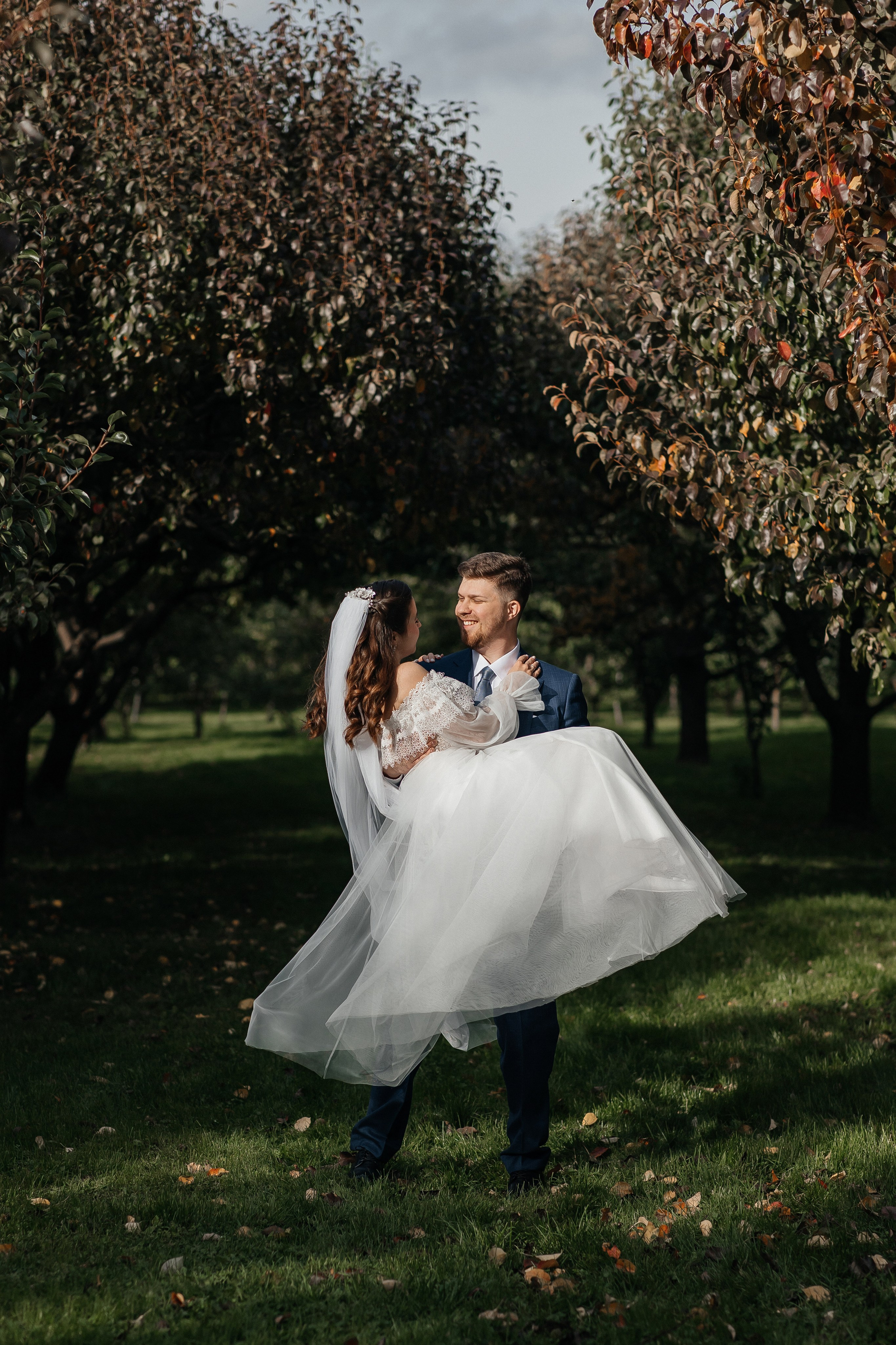 Свадебная фотосессия на ВДНХ. Свадебный фотограф в Москве Дарья Олендарёва