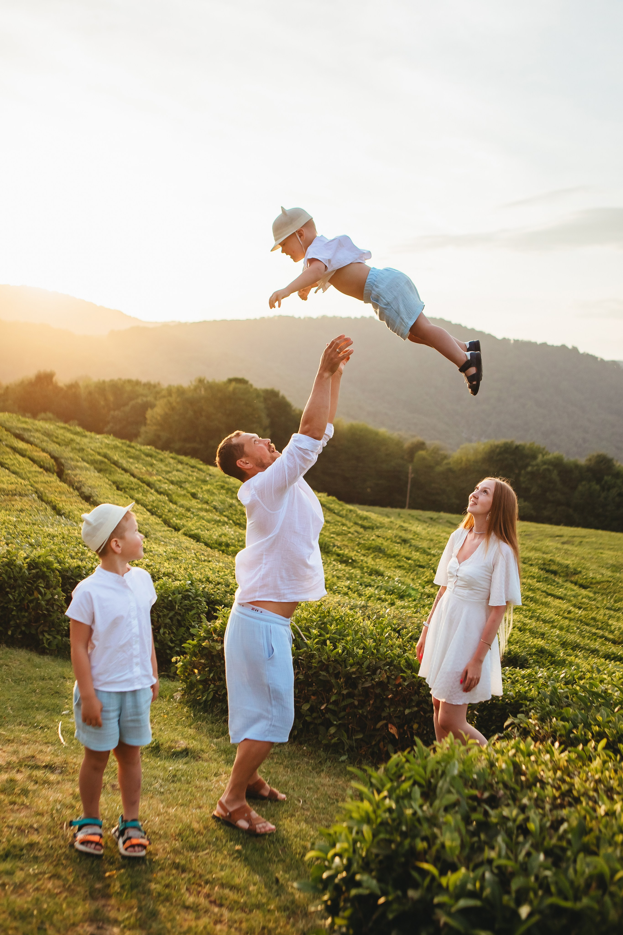 Мир глазами ребенка. Семейный и свадебный фотограф Сочи Адлер Сириус Красная поляна