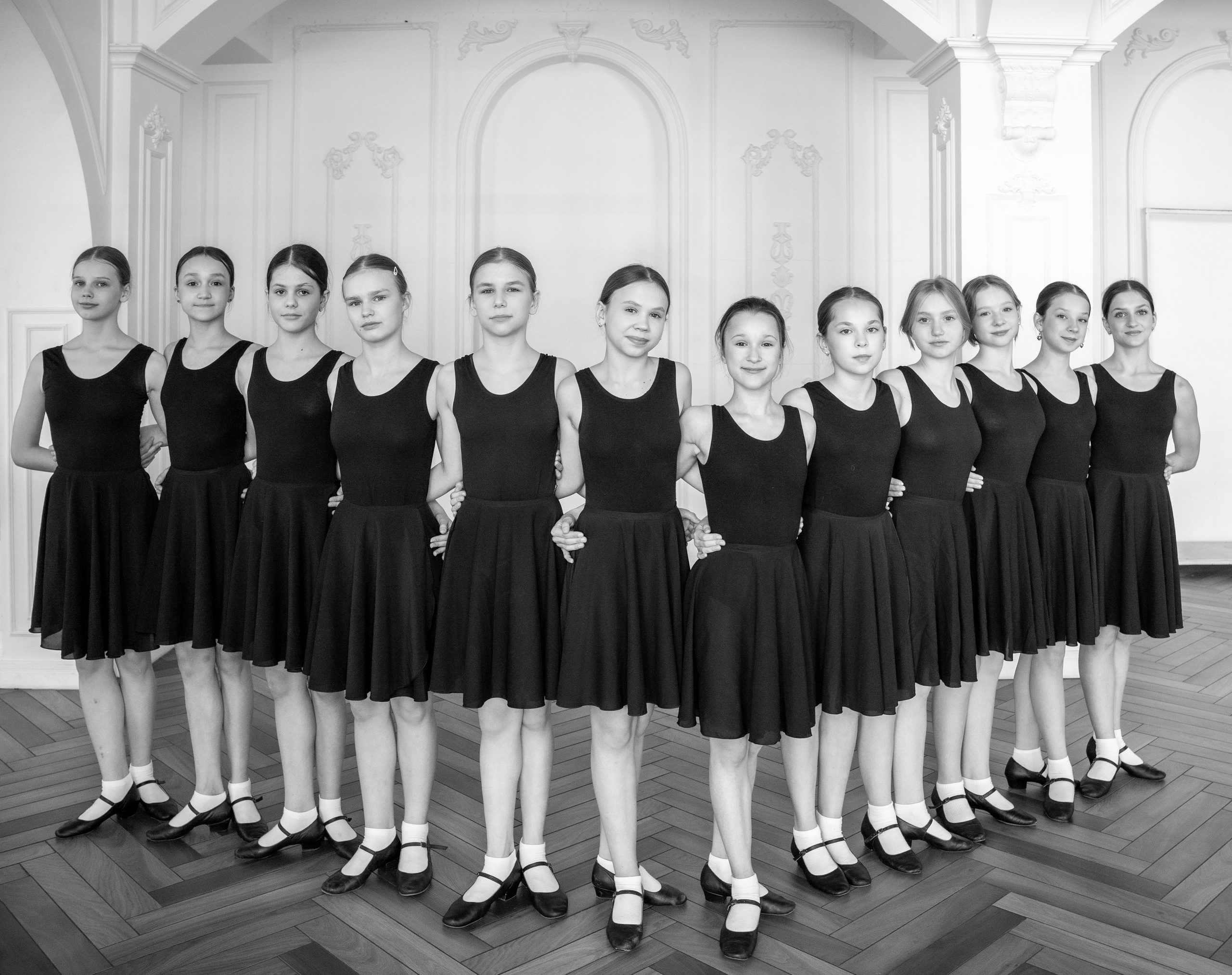 Хореографический ансамбль. Студийный и портретный фотограф в САНКТ-ПЕТЕРБУРГЕИрина Махаон