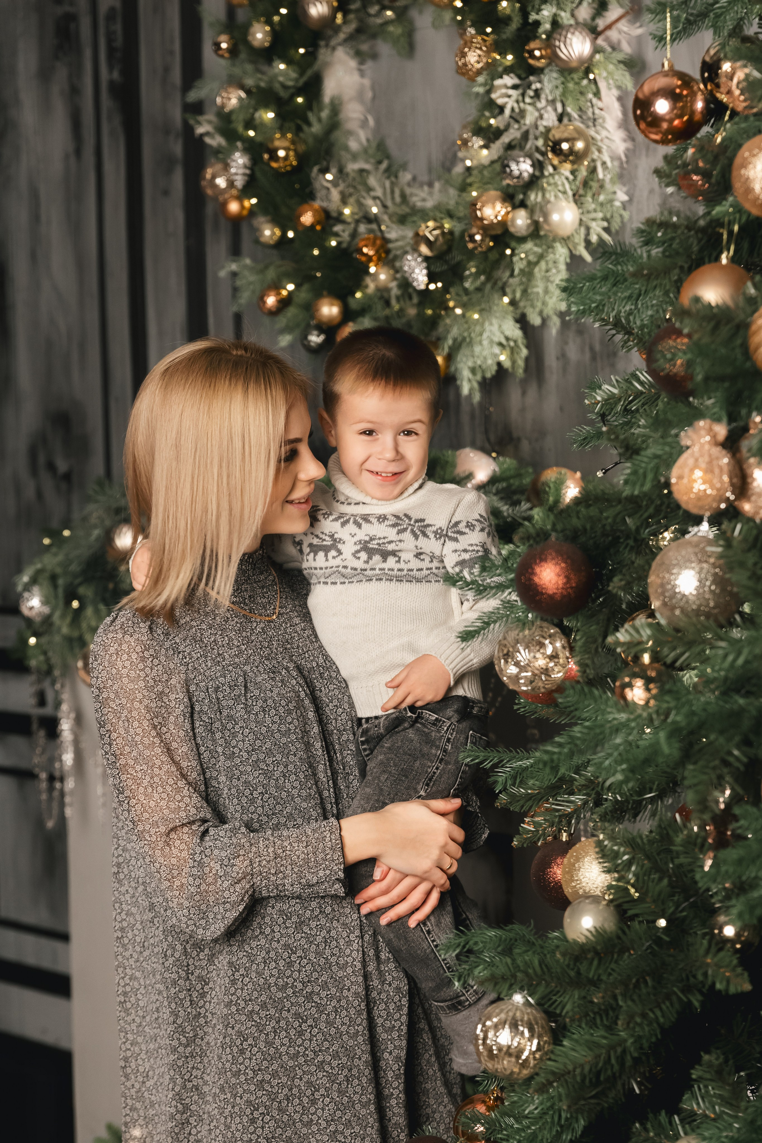 Семейная новогодняя фотосессия в Хабаровске. Свадебный фотограф в Хабаровске