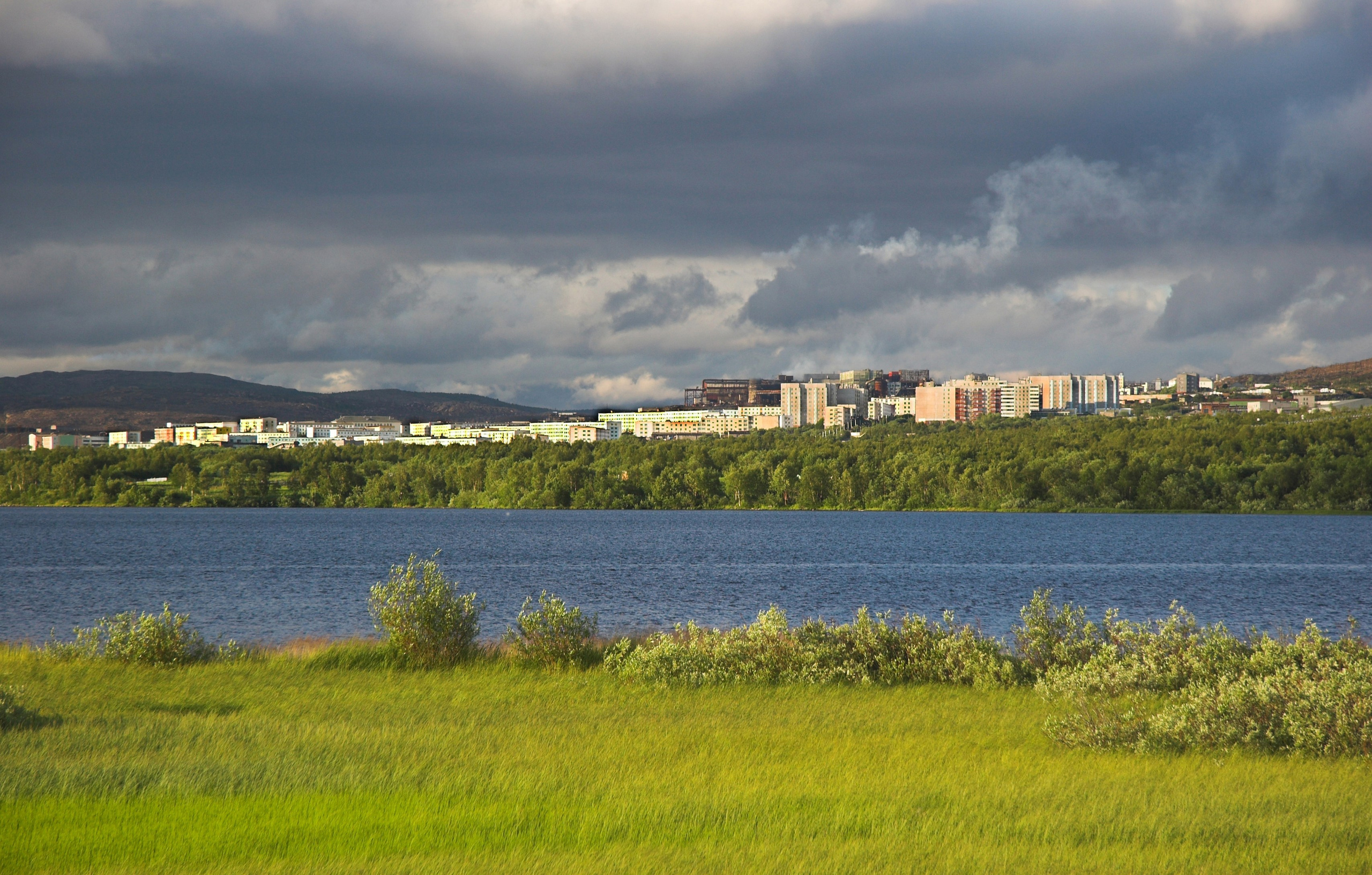 Печенга — край сосновой реки. Пейзажи Крайнего Севера. Баренцево море, Рыбачий, Средний, Немецкий