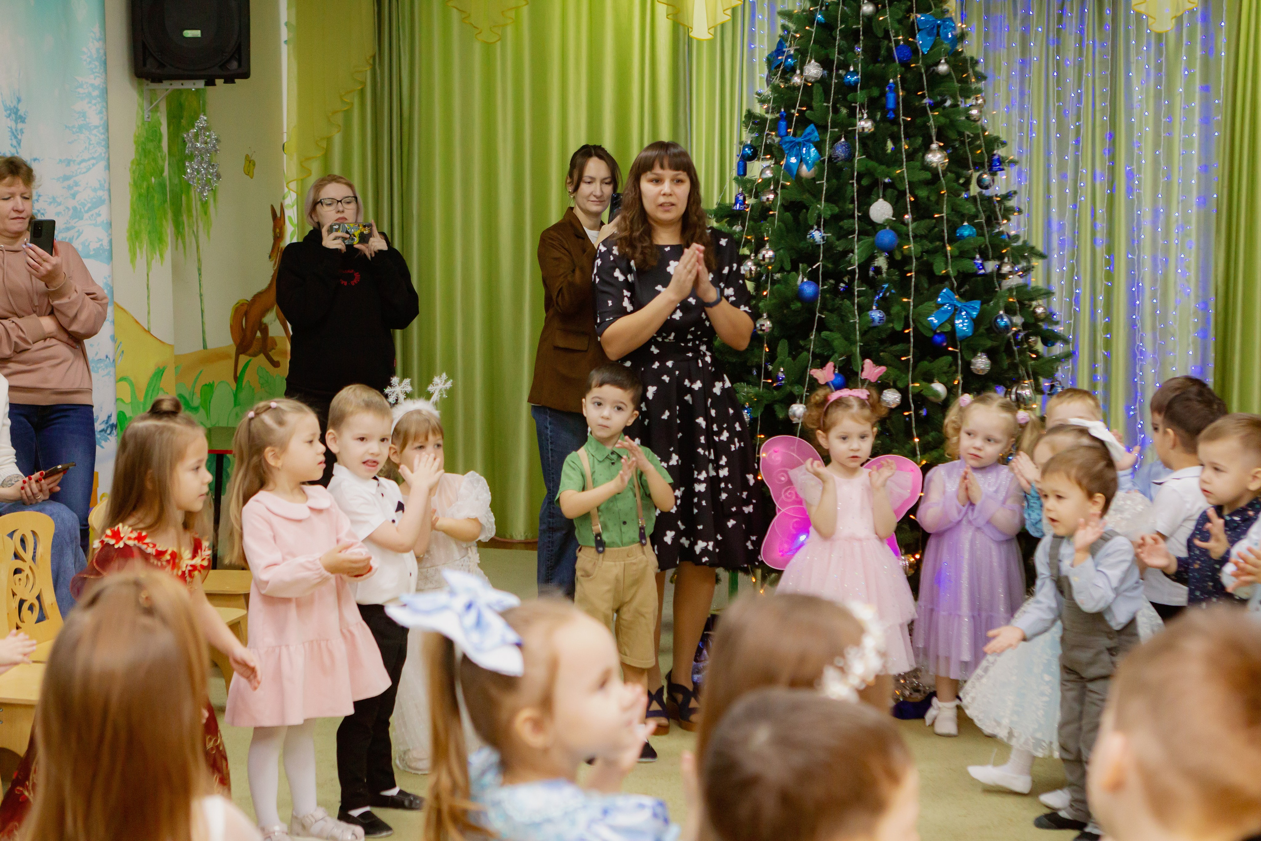 Фотосъёмка новогоднего утренника. Фотограф в Екатеринбурге Пойгина Елена