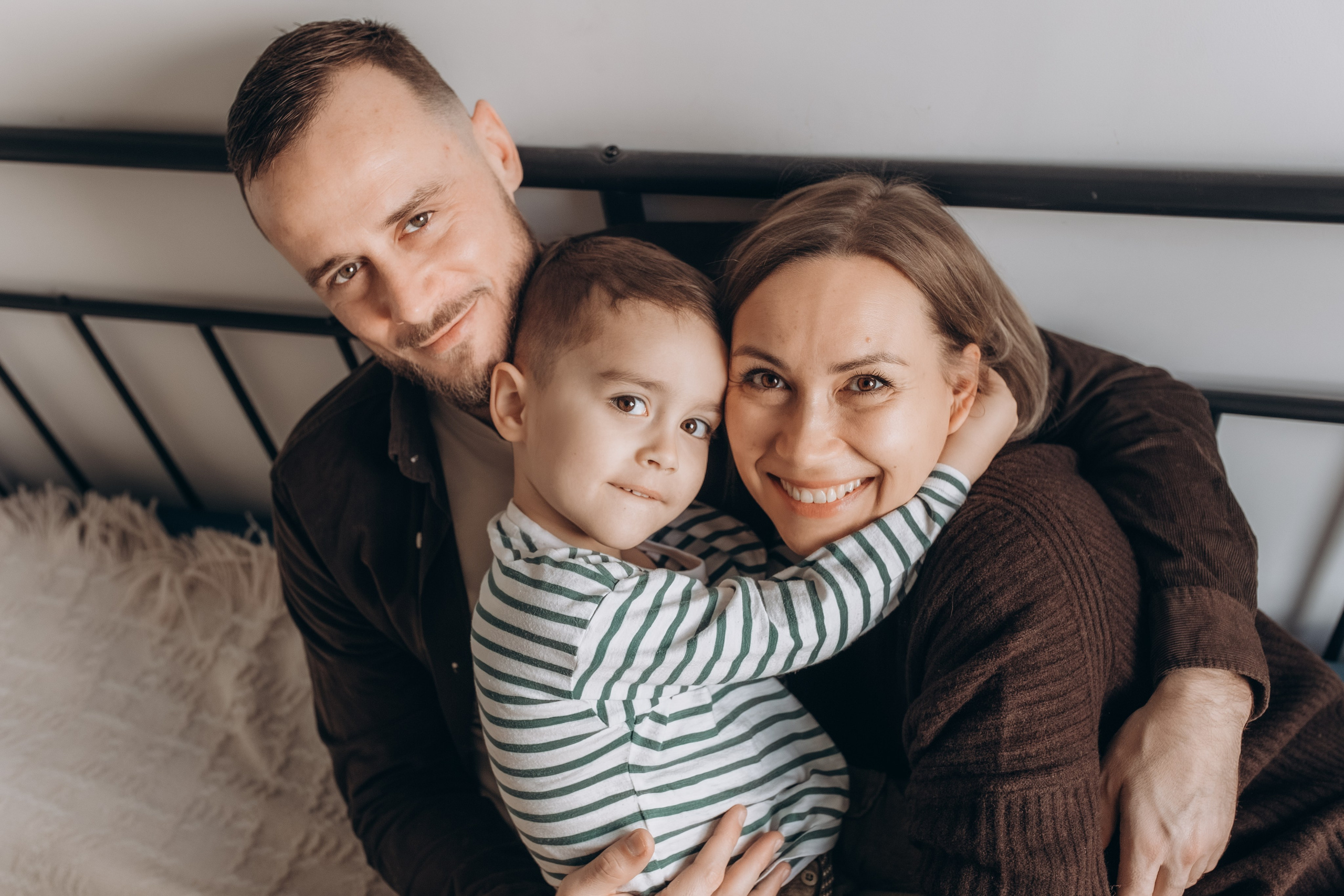 Séance famille à domicile. Photographe des familles et enfants à Nantes et alentours