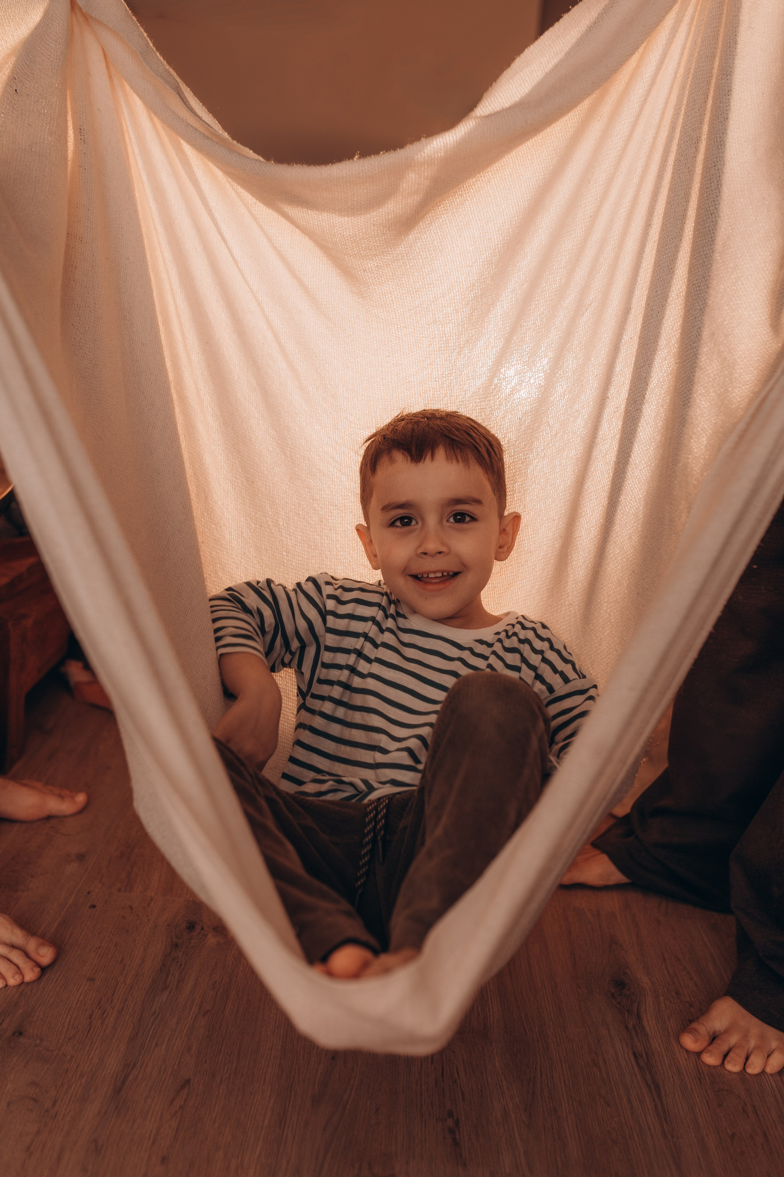 Séance famille à domicile. Photographe des familles et enfants à Nantes et alentours